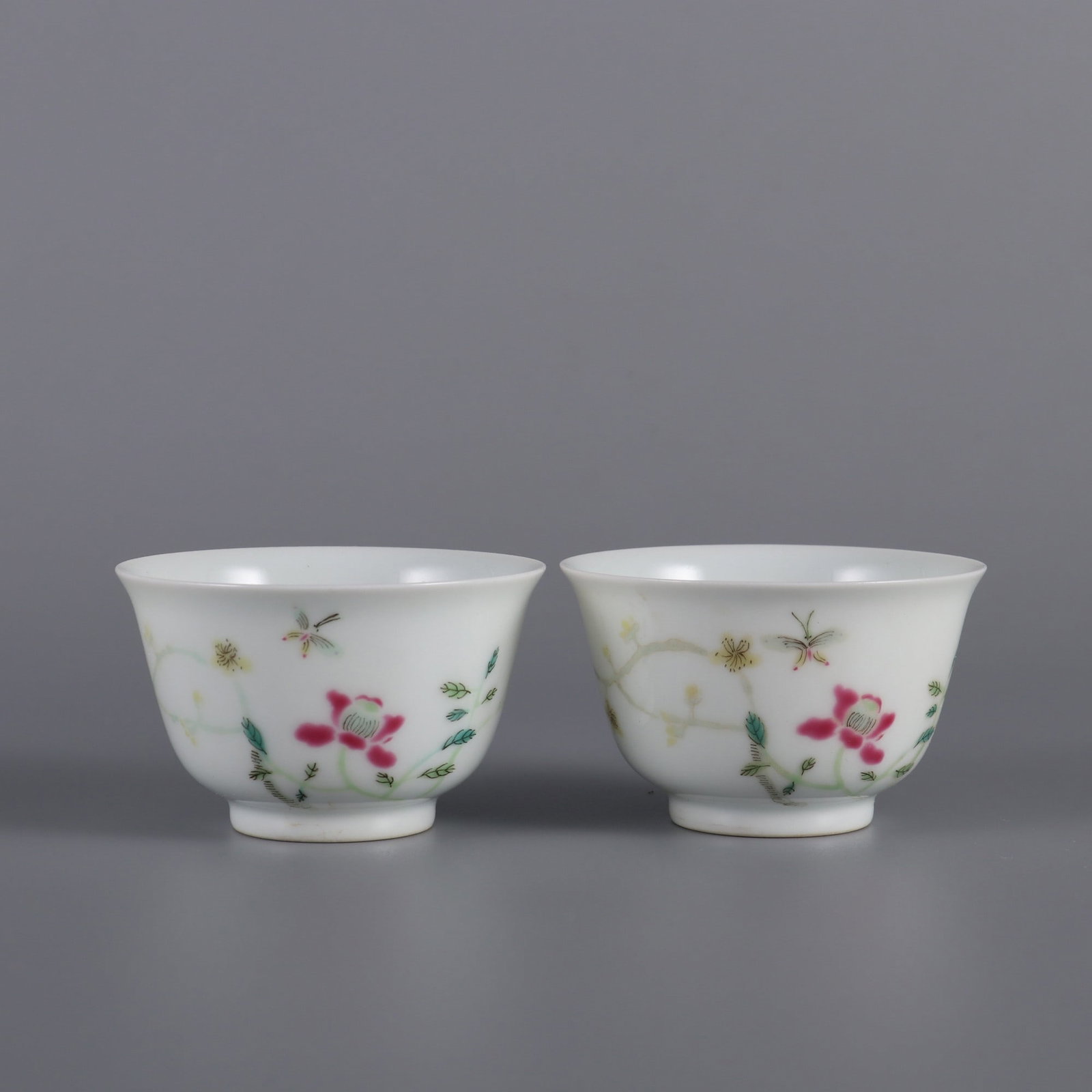 A Pair of Exquisite Famille-Rose Flower and Butterfly Pattern Cup: A Pair of Exquisite Famille-Rose Flower and Butterfly Pattern Cup Qing Dynasty, China Yongzheng Six-character Mark Size:3.9cmx6.3cm (The Dimensions Of All Batches Are Manually Measured.If You Need Mor