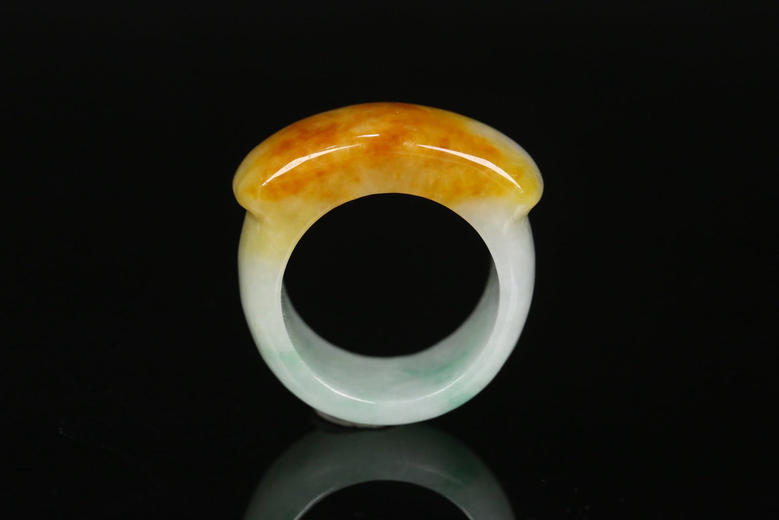 An Exquisite Jadeite Ring - 2