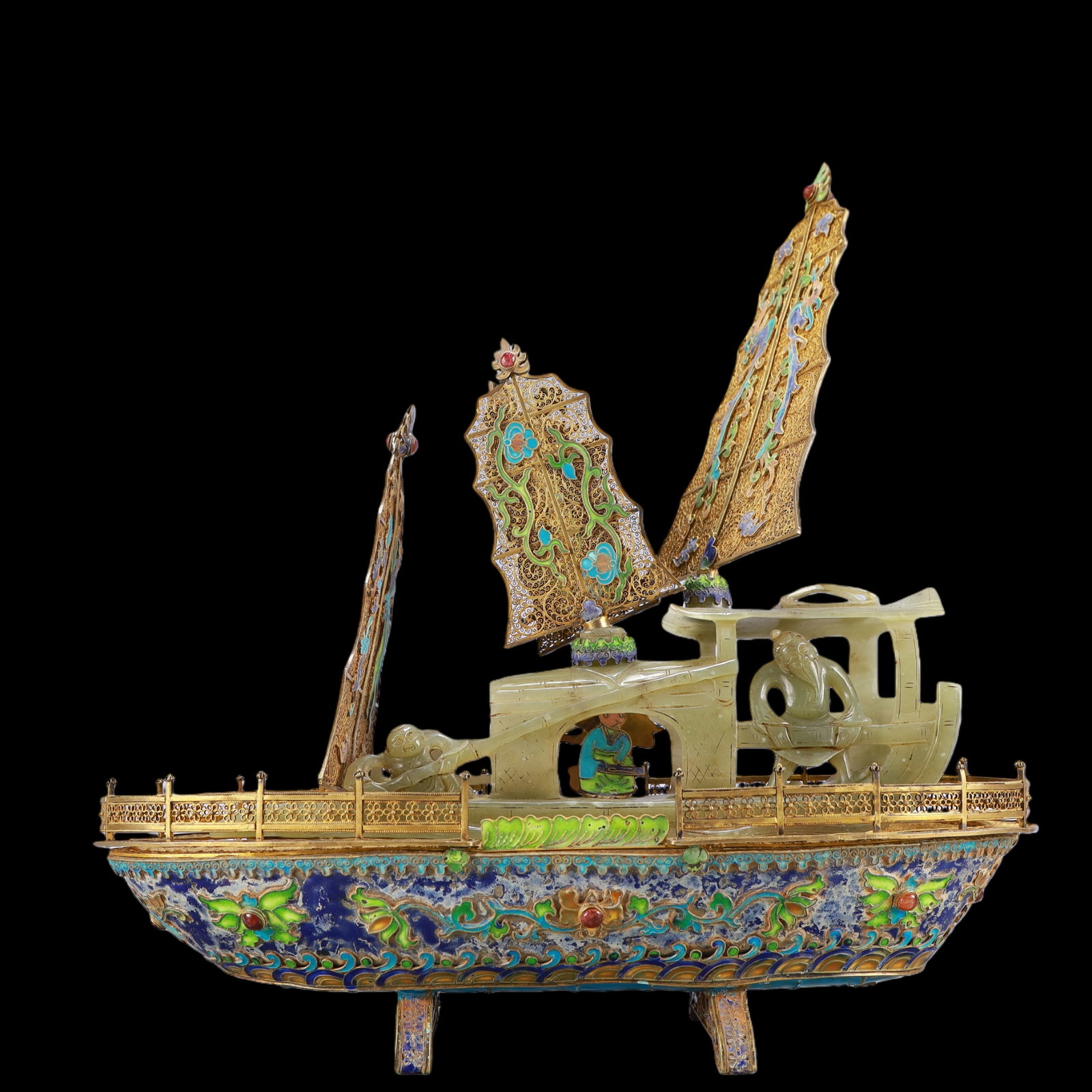A Exquisite Gilt Bronze Inlaid Gems Lotus Pattern Boat Ornament: A Exquisite Gilt Bronze Inlaid Gems Lotus Pattern Boat Ornament Qing Dynasty, China Size:33cmx14cmx35cm Weight:2000g (The Dimensions Of All Batches Are Manually Measured.If You Need More Detailed