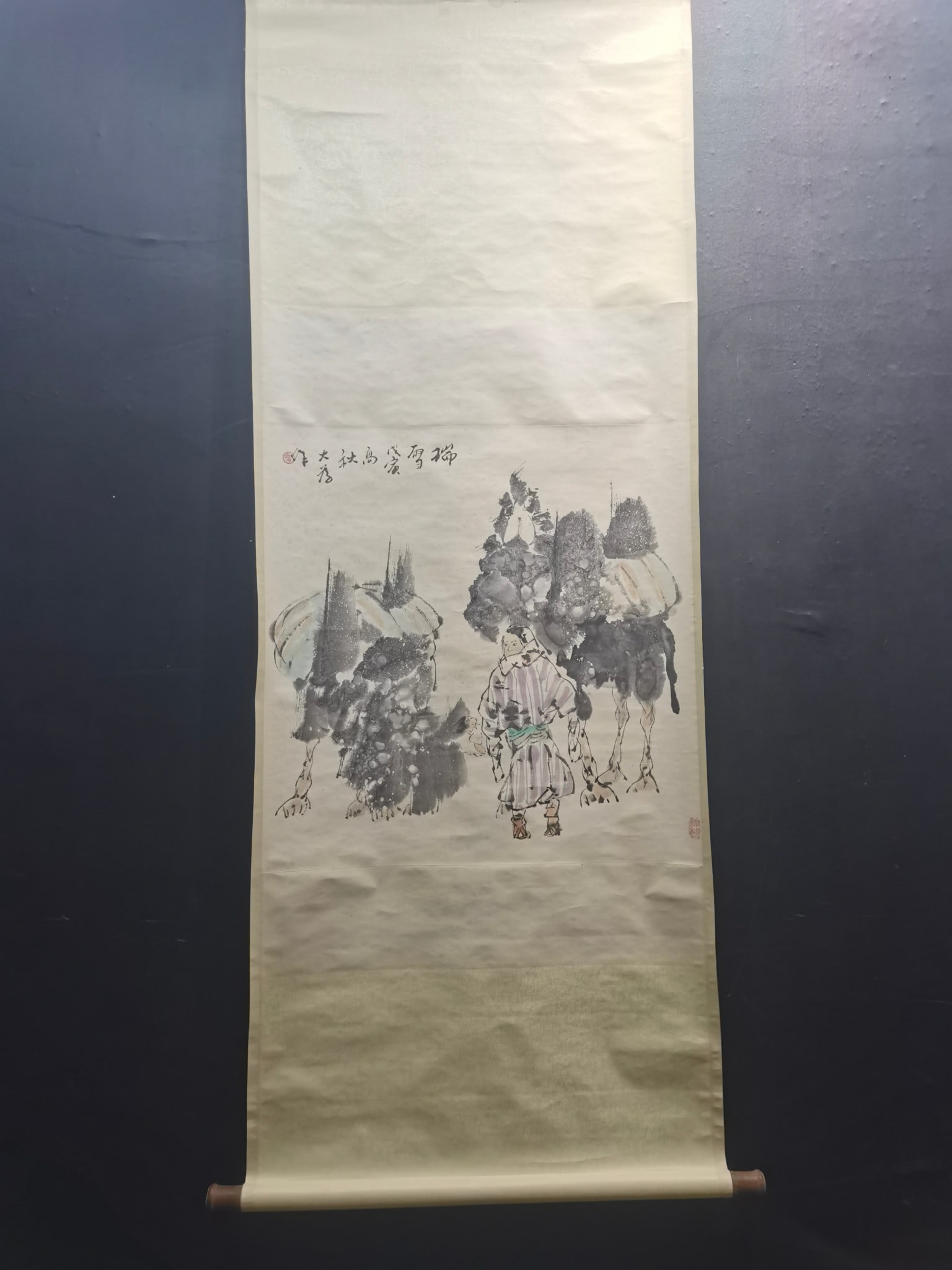 A Chinese Vertical Scroll Ink Painting of Character and Story on Paper: A Chinese Vertical Scroll Ink Painting of Character and Story on Paper Liu dawei Size:67cmcmx68cm (The Dimensions Of All Batches Are Manually Measured.If You Need More Detailed Information, Please Con