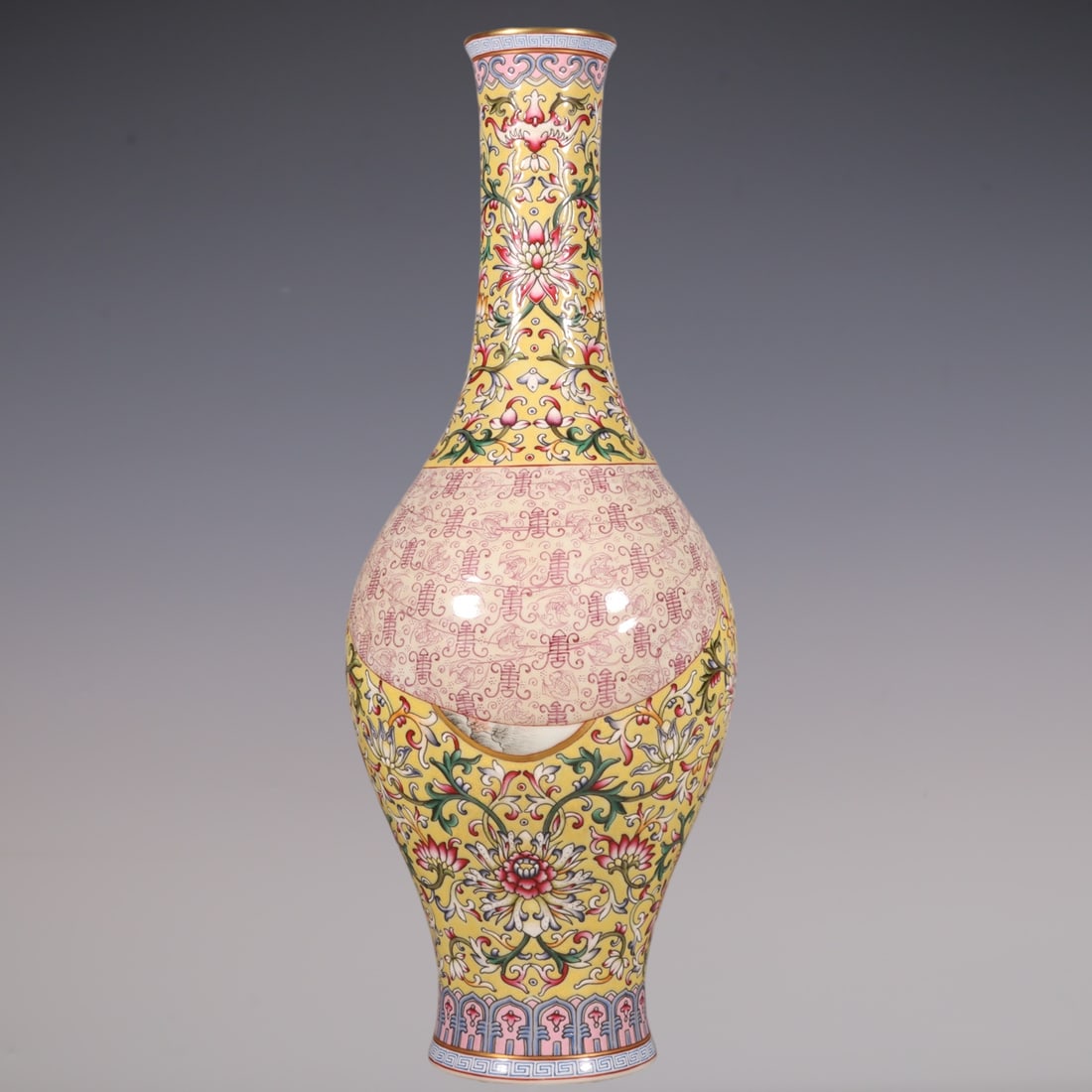 An Exquisite Enamel Lotus Pattern Landscape Pattern Vase - 5