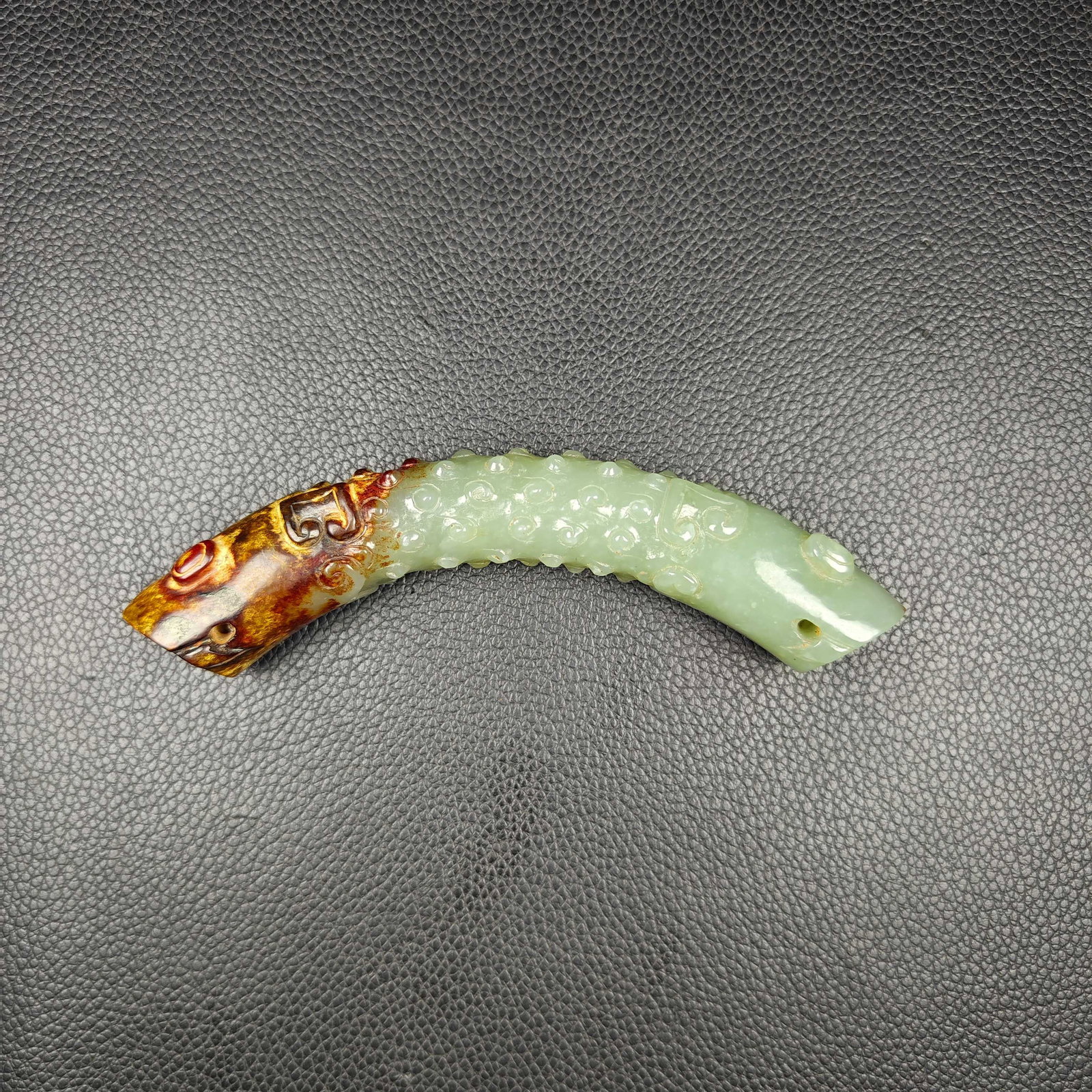 An Exquisite White Jade Ornament - 4