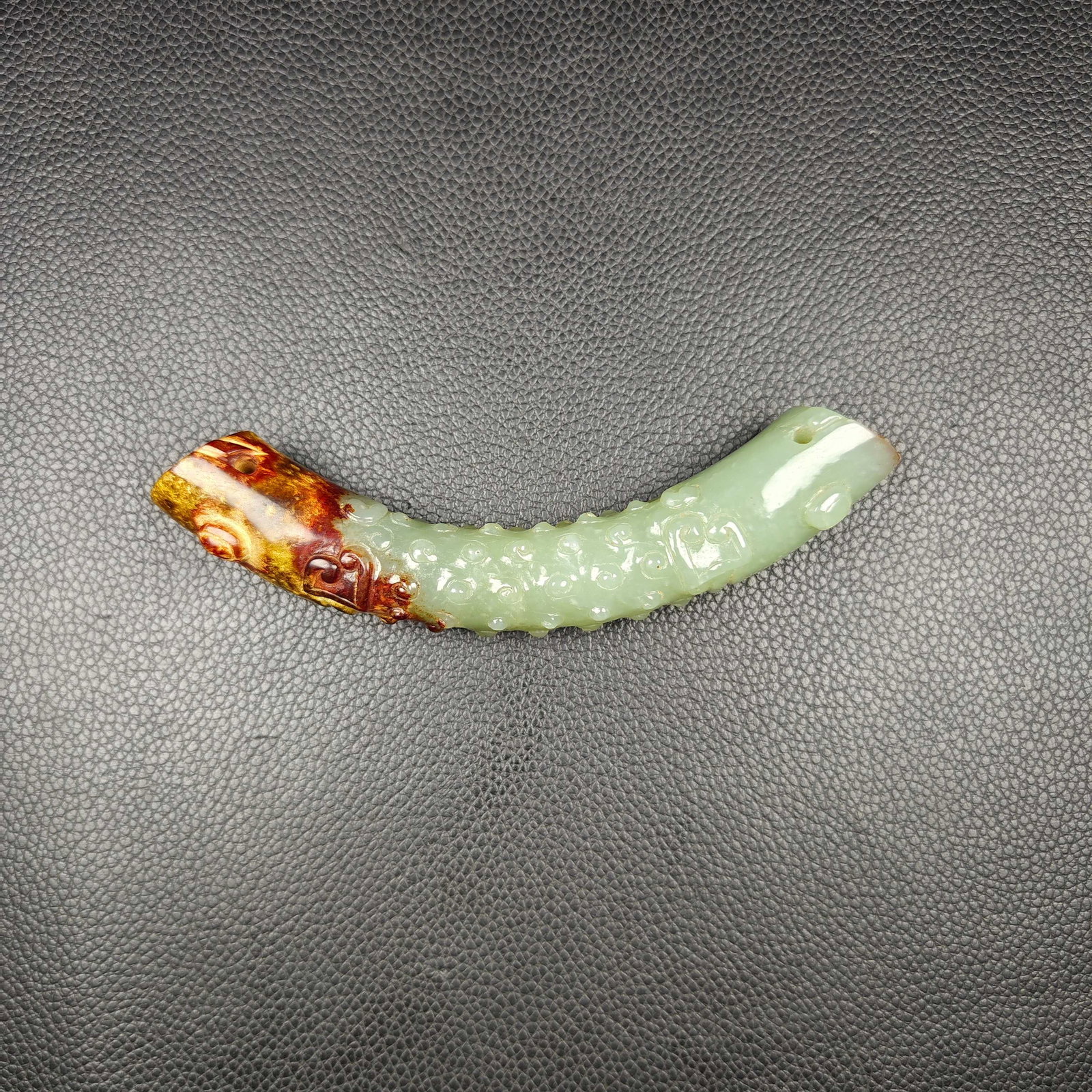 An Exquisite White Jade Ornament - 5