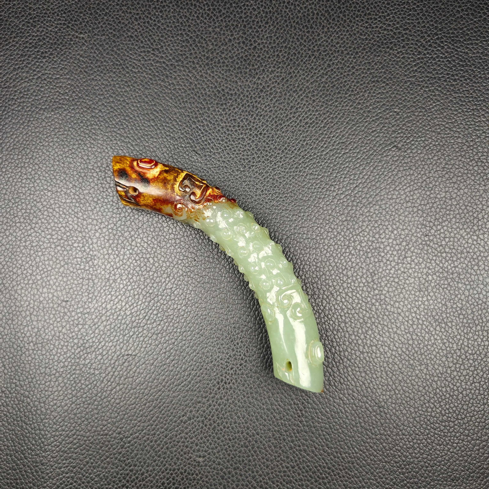 An Exquisite White Jade Ornament - 6