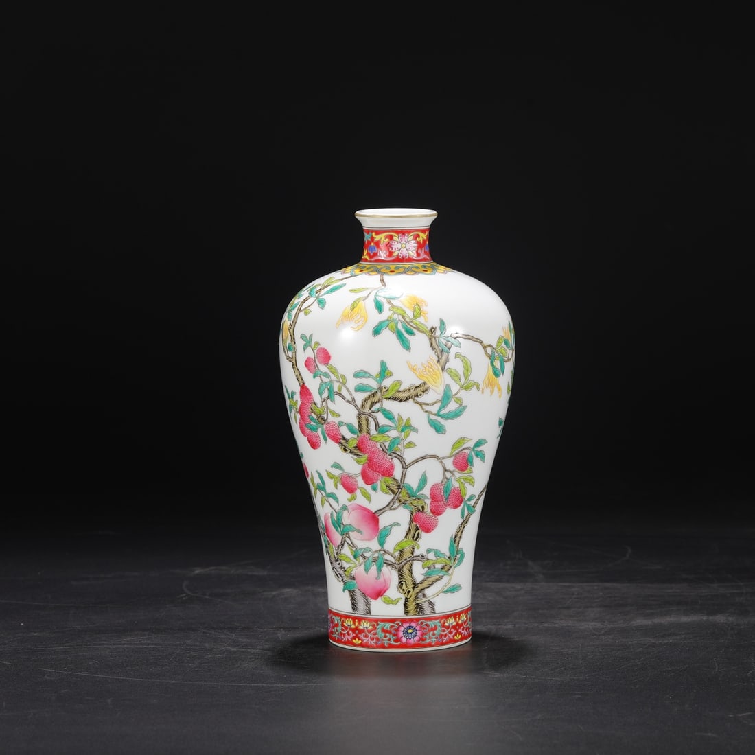 An Exquisite Enamel Lotus Pattern Flower and Fruit Pattern Vase - 2