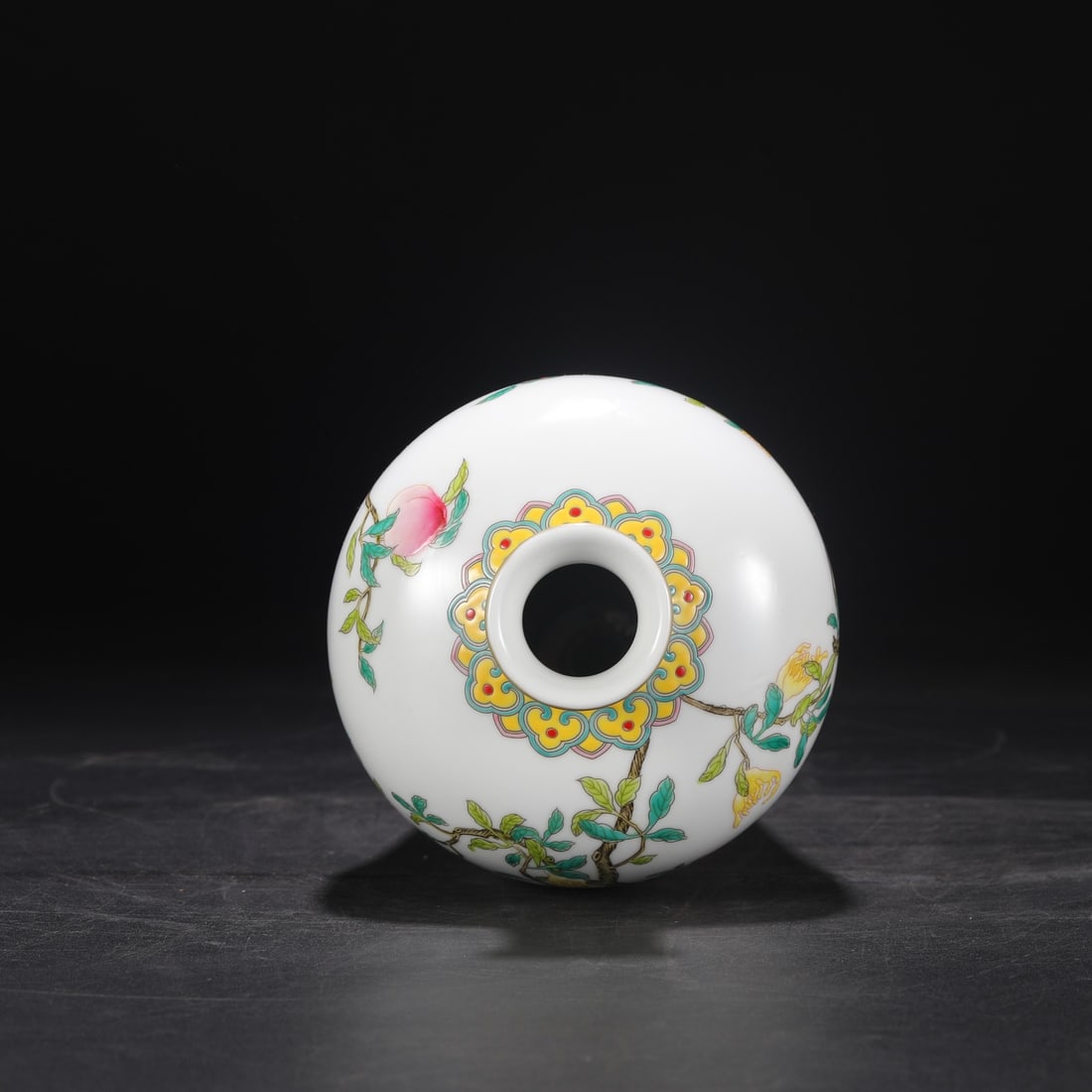 An Exquisite Enamel Lotus Pattern Flower and Fruit Pattern Vase - 5