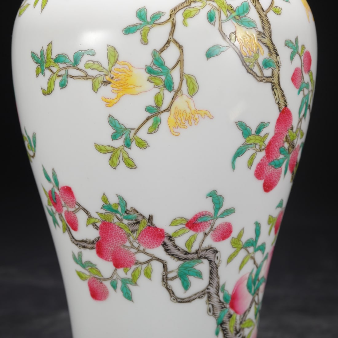An Exquisite Enamel Lotus Pattern Flower and Fruit Pattern Vase - 8