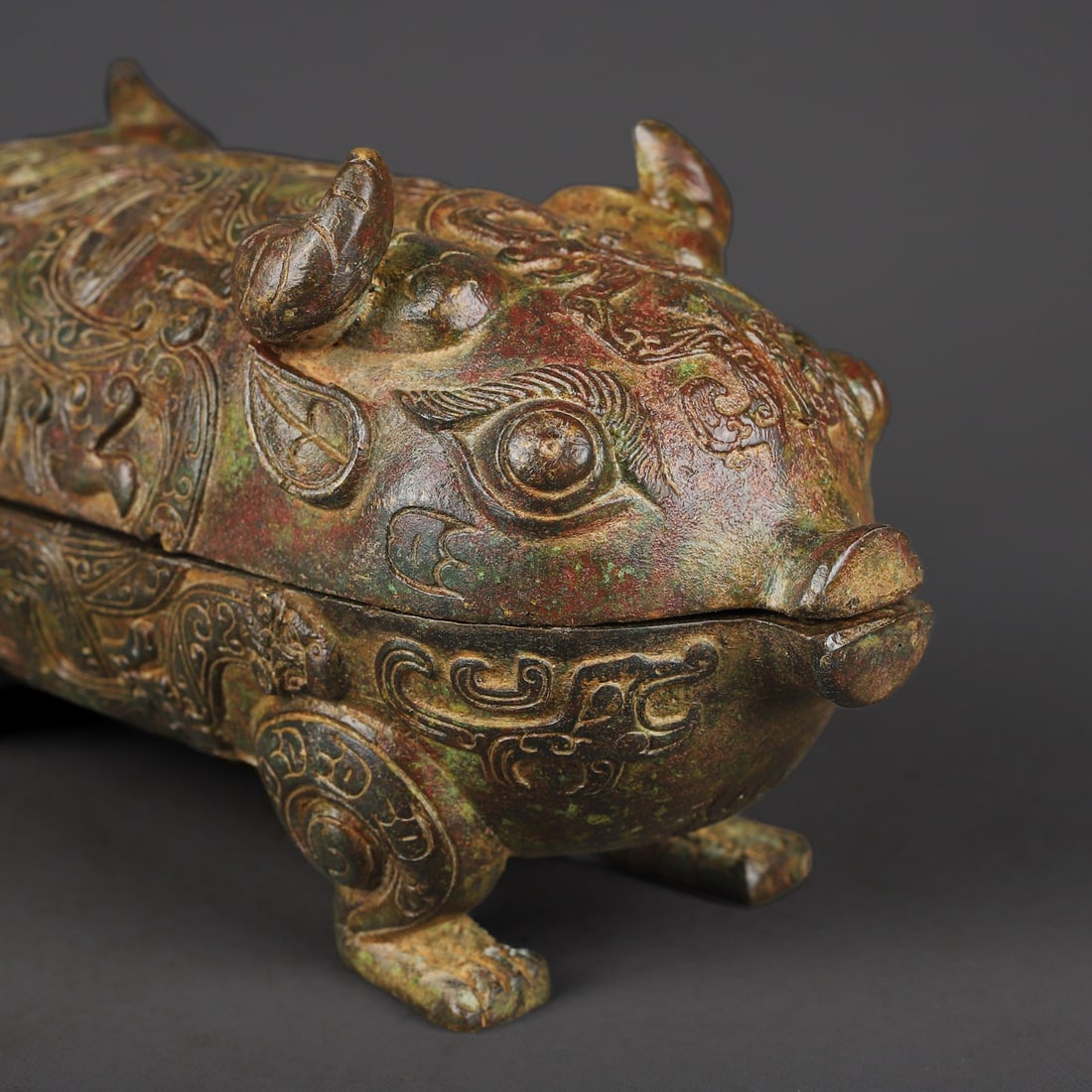 An Exquisite Bronze Auspicious Beast-Shaped Box - 5