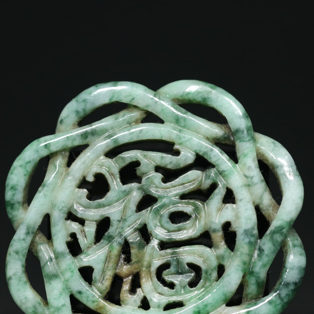 An Exquisite Jadeite Pendant - 5