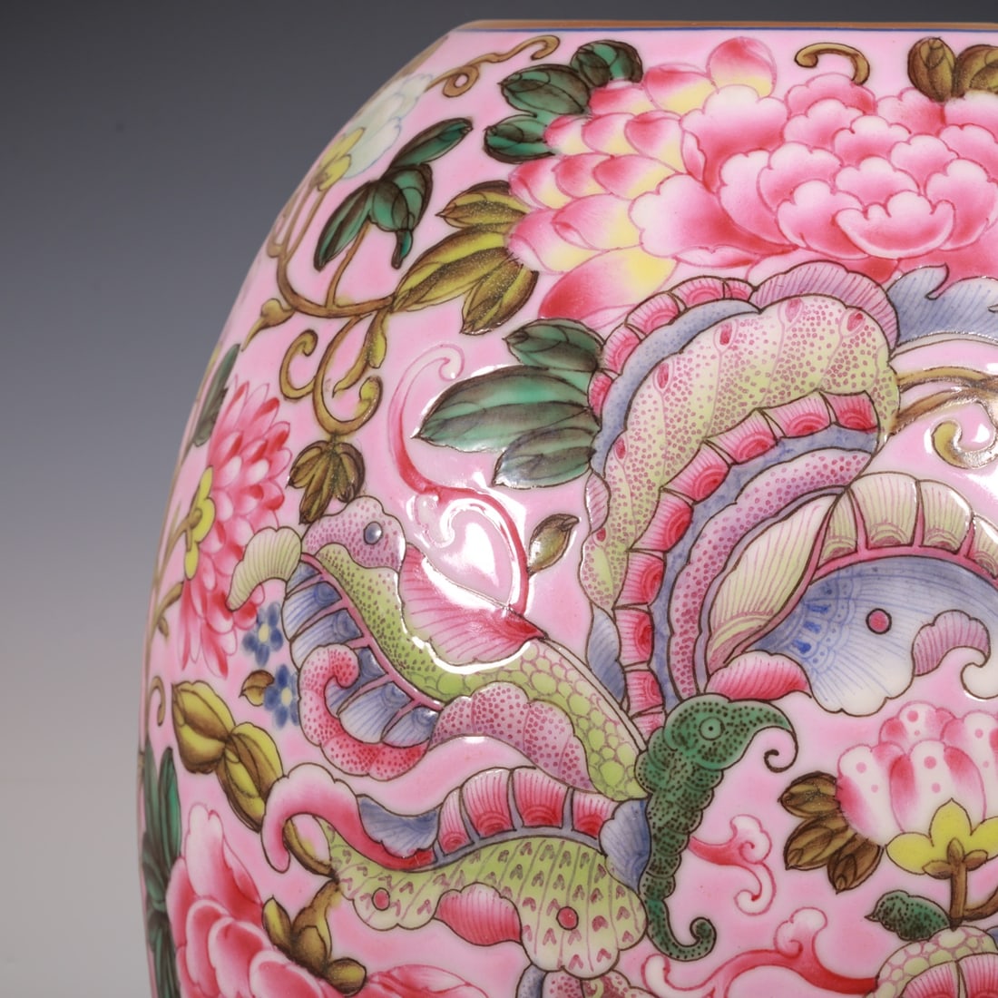 An Exquisite Enamel Lotus Pattern Brush Washer - 2