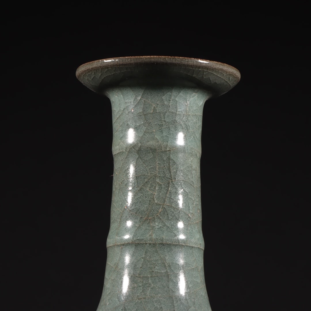 An Exquisite Longquan yao Vase - 3