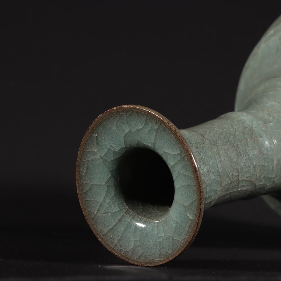 An Exquisite Longquan yao Vase - 8