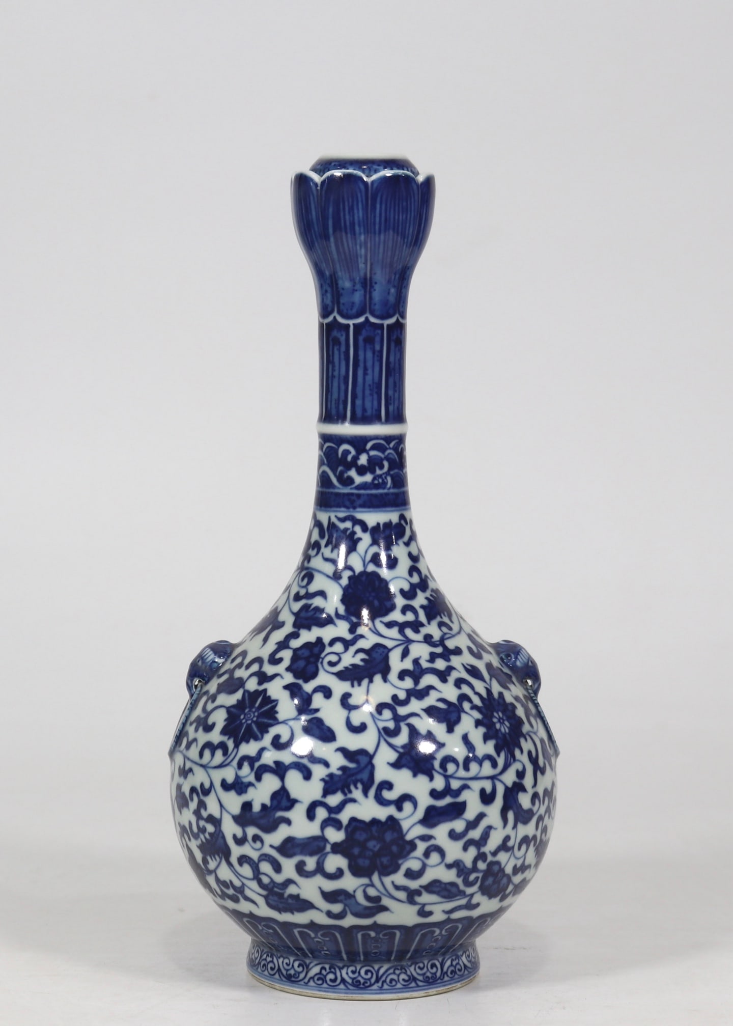 An Exquisite Blue and White Lotus Pattern Double-Ears Vase: An Exquisite Blue and White Lotus Pattern Double-Ears Vase Qing Dynasty, China Yongzheng Six-character Mark Size:25.3cmx11cm (The Dimensions Of All Batches Are Manually Measured.If You Need More Detai