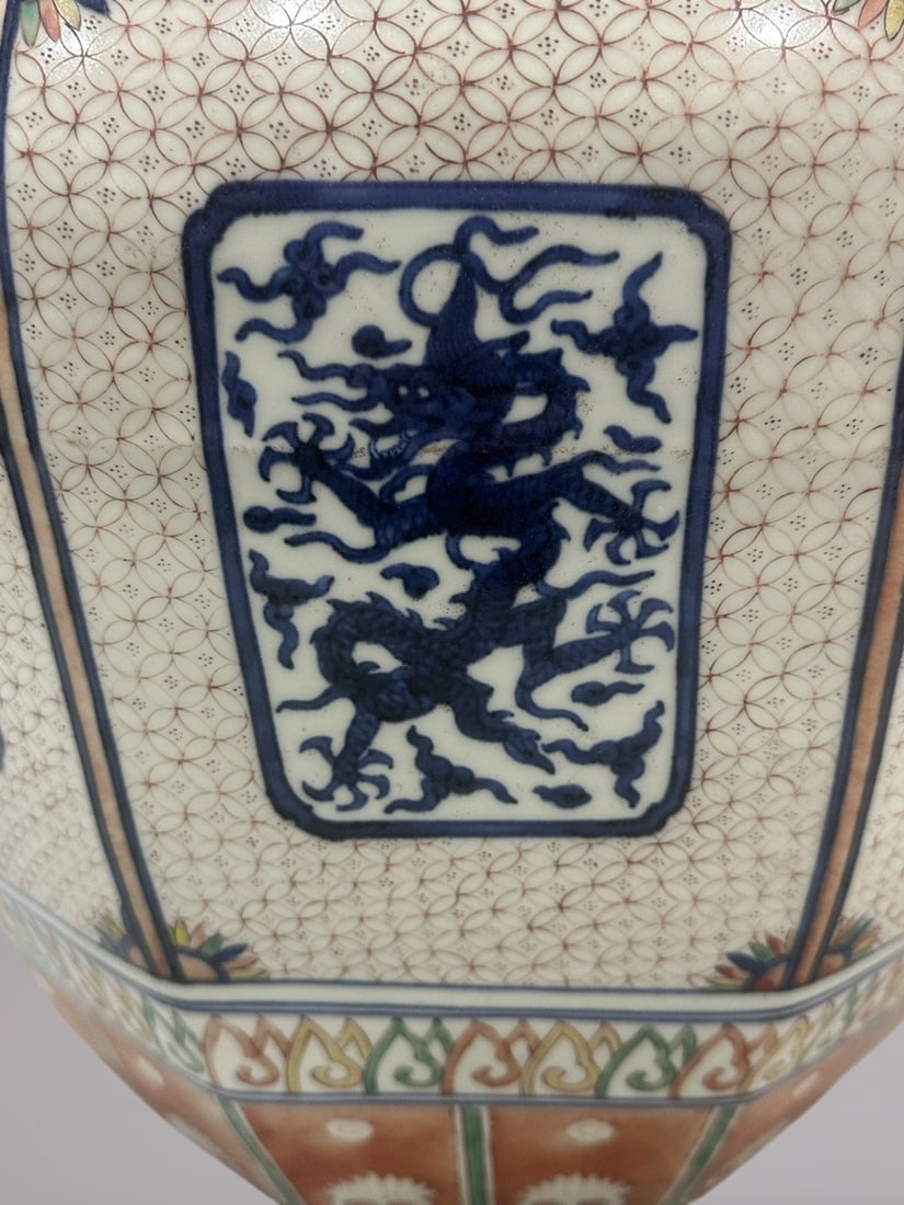 An Exquisite Blue and White Dragon Pattern Jar - 5