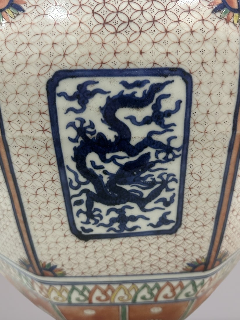 An Exquisite Blue and White Dragon Pattern Jar - 6