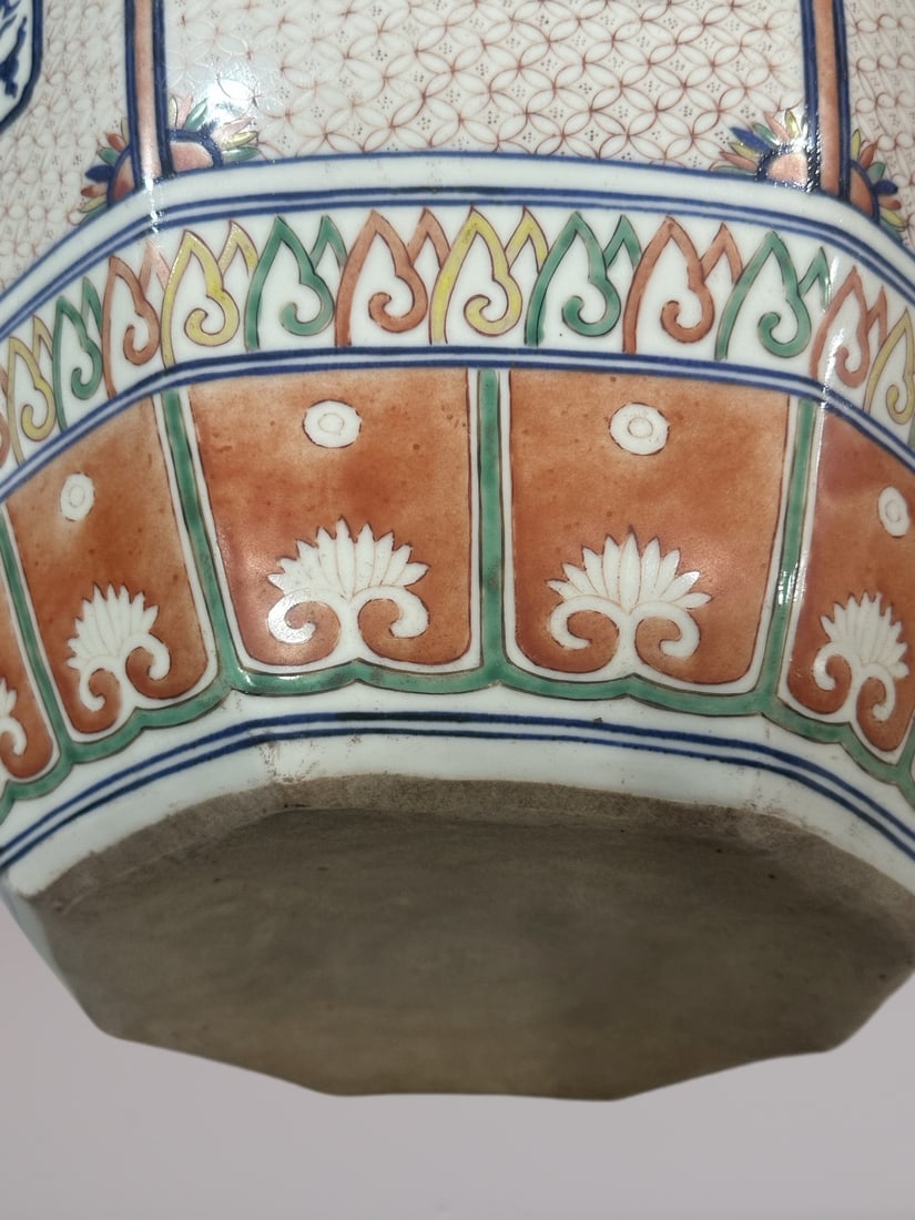 An Exquisite Blue and White Dragon Pattern Jar - 8