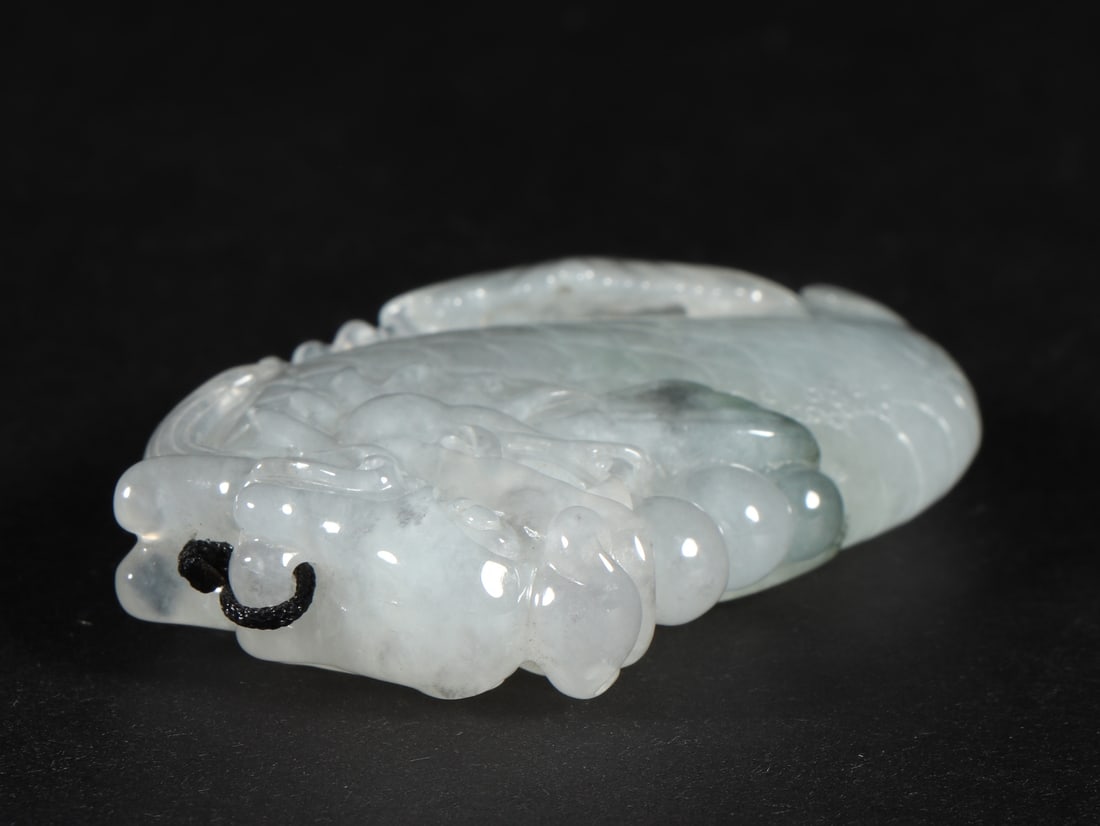 An Exquisite Jadeite Auspicious Beast Pattern Pendant - 9