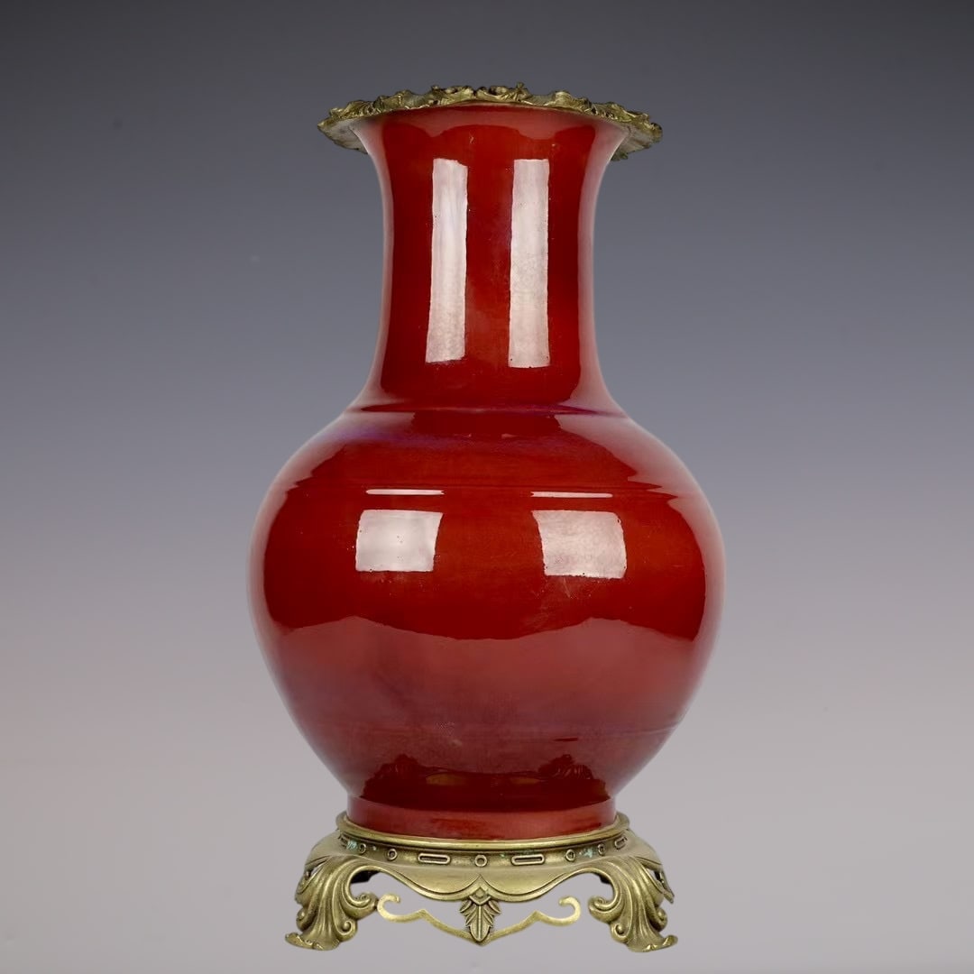 An Exquisite Flambe Glazed Inlaid Bronze Vase: An Exquisite Flambe Glazed Inlaid Bronze Vase Qing Dynasty, China Size:61cmx33cm (The Dimensions Of All Batches Are Manually Measured.If You Need More Detailed Information, Please Contact Our Customer