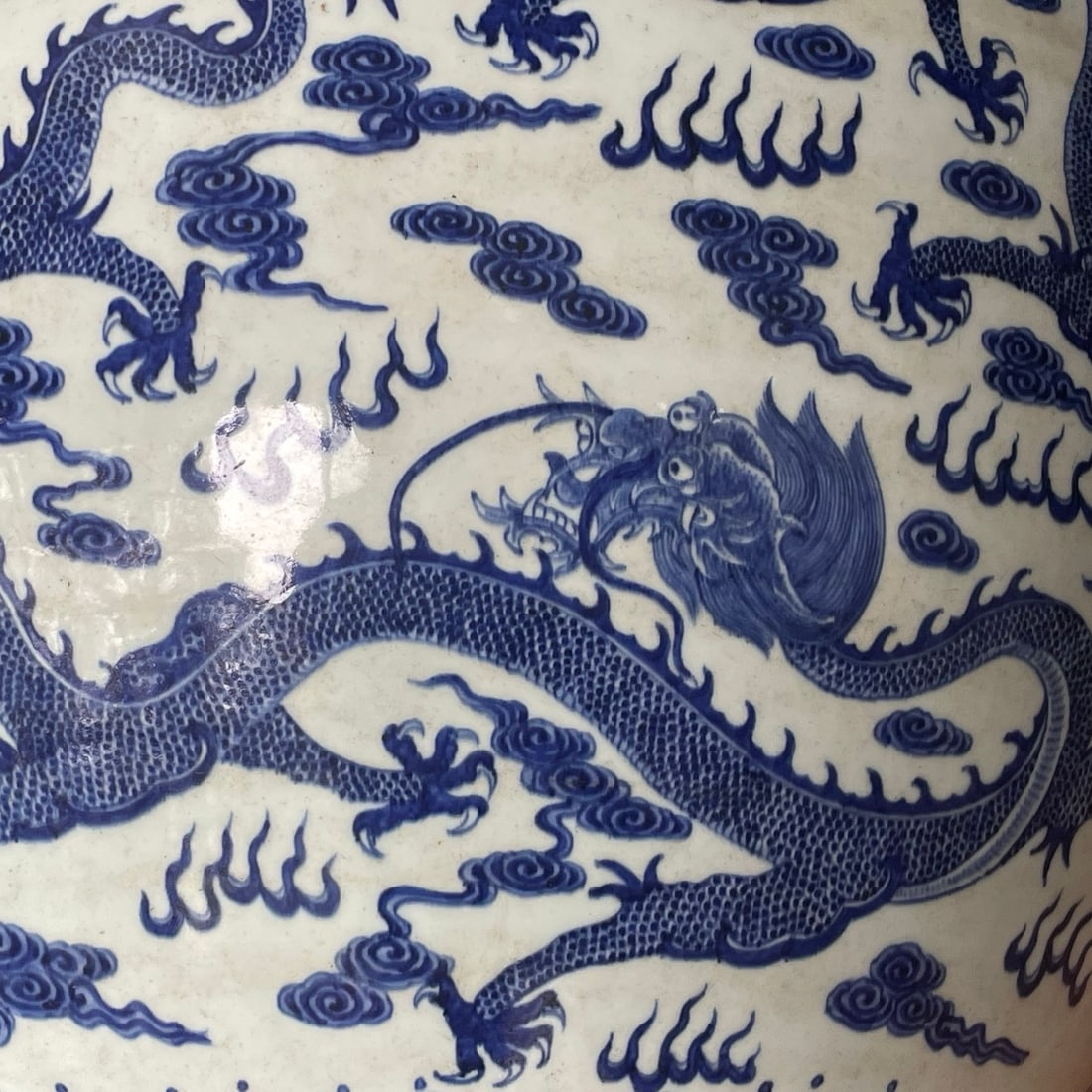 An Exquisite Blue and White Dragon Pattern Seawater Pattern Vat - 14