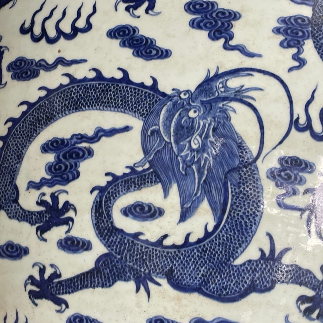 An Exquisite Blue and White Dragon Pattern Seawater Pattern Vat - 8