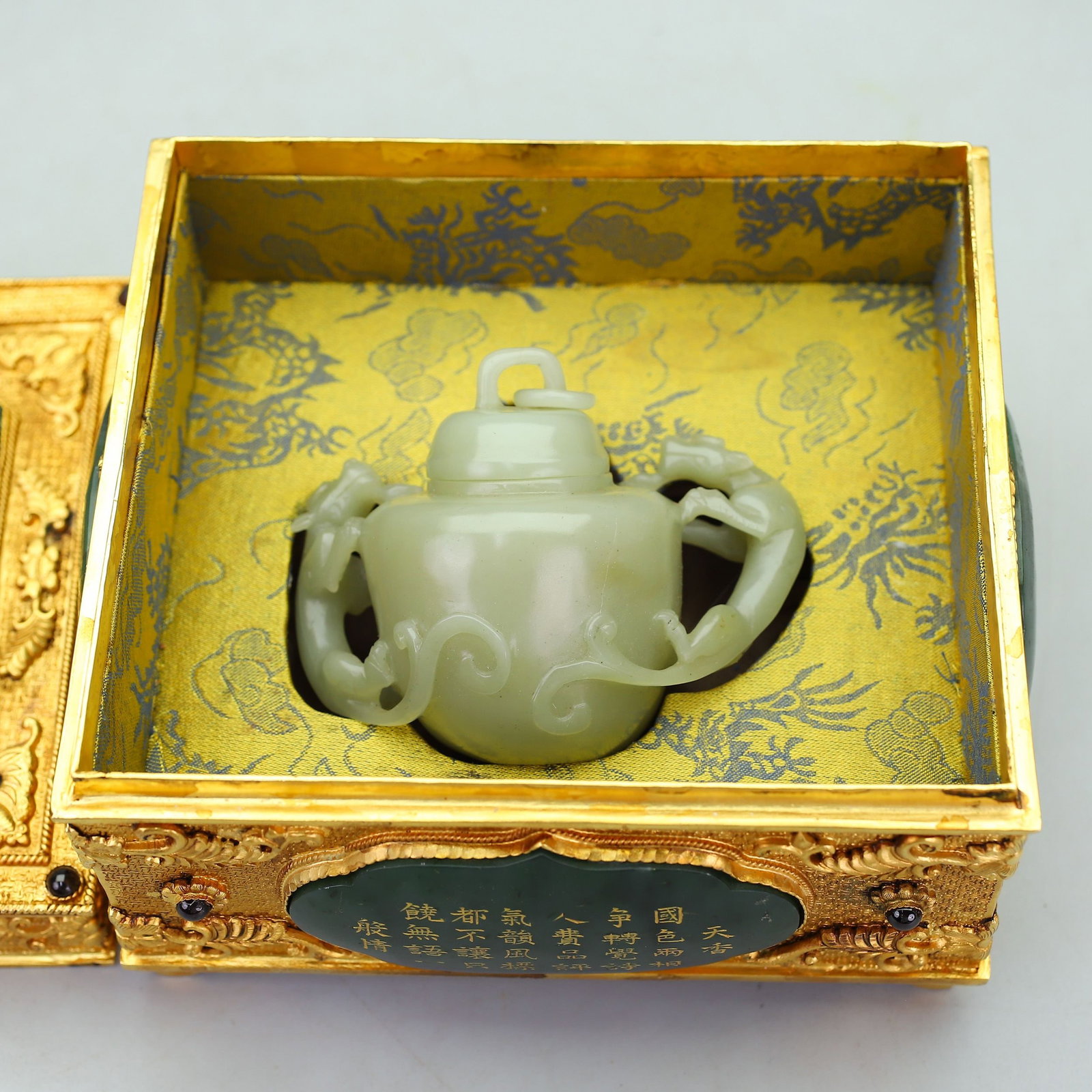 An Exquisite White Jade Double-Ears Censer: An Exquisite White Jade Double-Ears Censer Qing Dynasty, China Qianlong Four-character Mark Size:25cmx23cmx15.5cm Weight:1720g Size:11.5cmx17cmx15cm Weight:2850g Size:8cmx10cmx6cm Weight:170g (The Dim