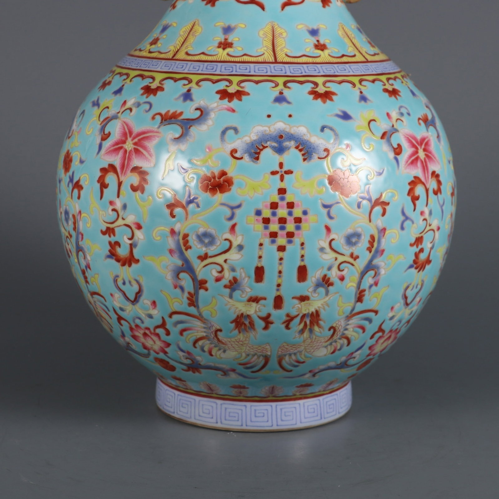 An Exquisite Enamel Lotus Pattern Double-Ears Vase - 5