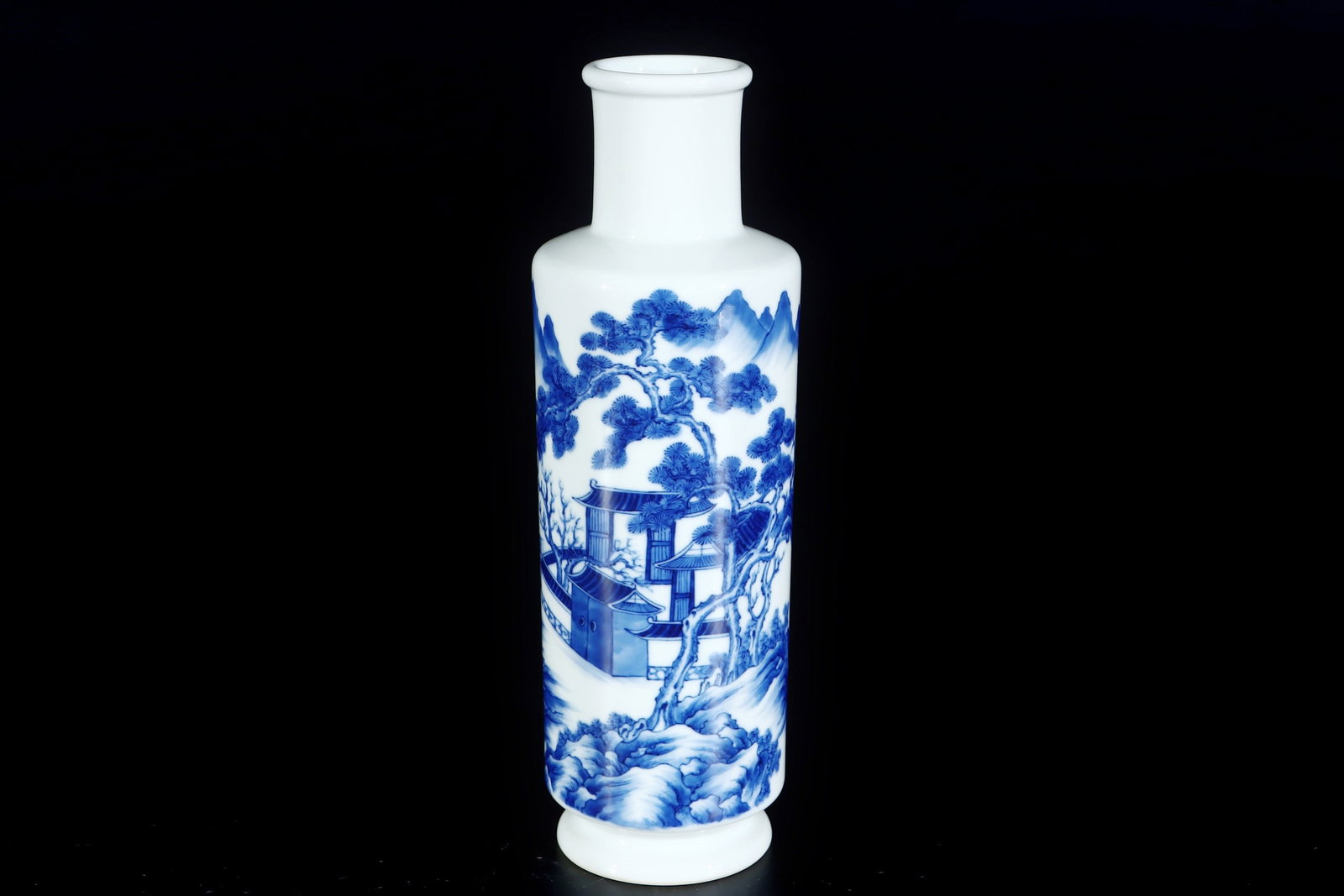 An Exquisite Blue and White Landscape and Figure Pattern Vase: An Exquisite Blue and White Landscape and Figure Pattern Vase Qing Dynasty, China Yongzheng Six-character Mark Size:23cmx7.6cm (The Dimensions Of All Batches Are Manually Measured.If You Need More Det