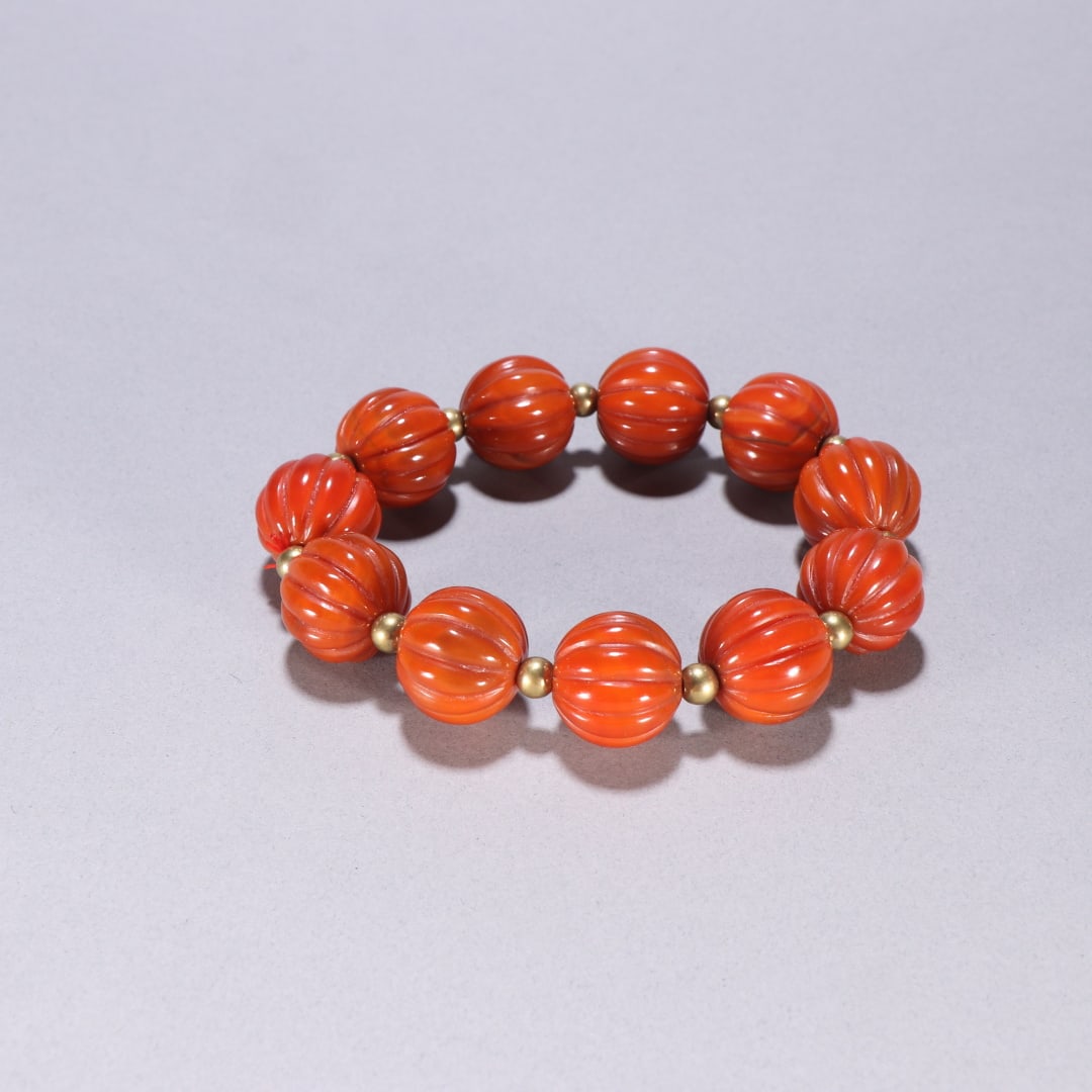 An Exquisite Agate Bracelets: An Exquisite Agate Bracelets Qing Dynasty, China Size:1.9cm Weight:102.3g (The Dimensions Of All Batches Are Manually Measured.If You Need More Detailed Information, Please Contact Our Customer Servic
