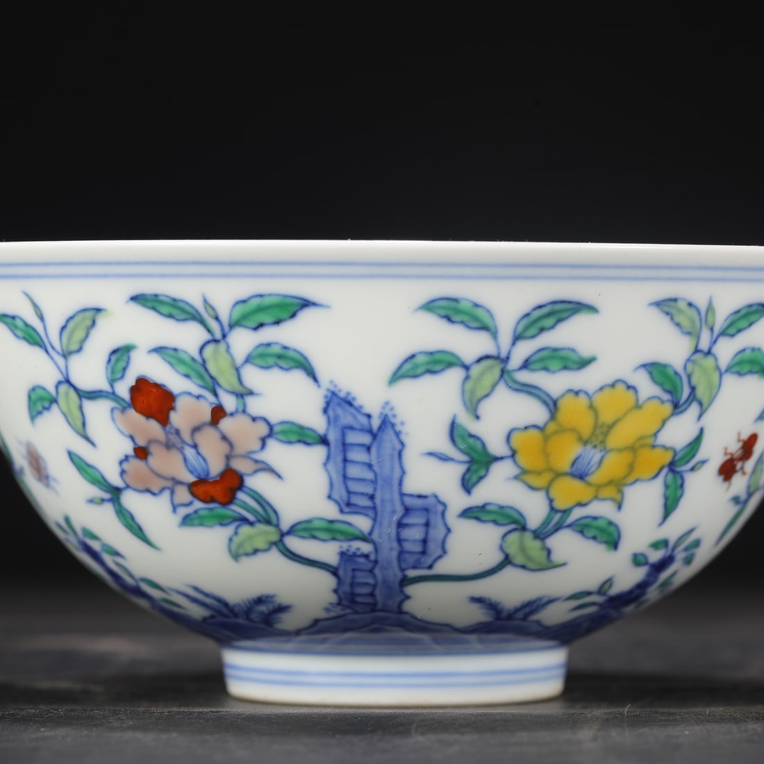 An Exquisite Doucai Flower Pattern Bowl - 6