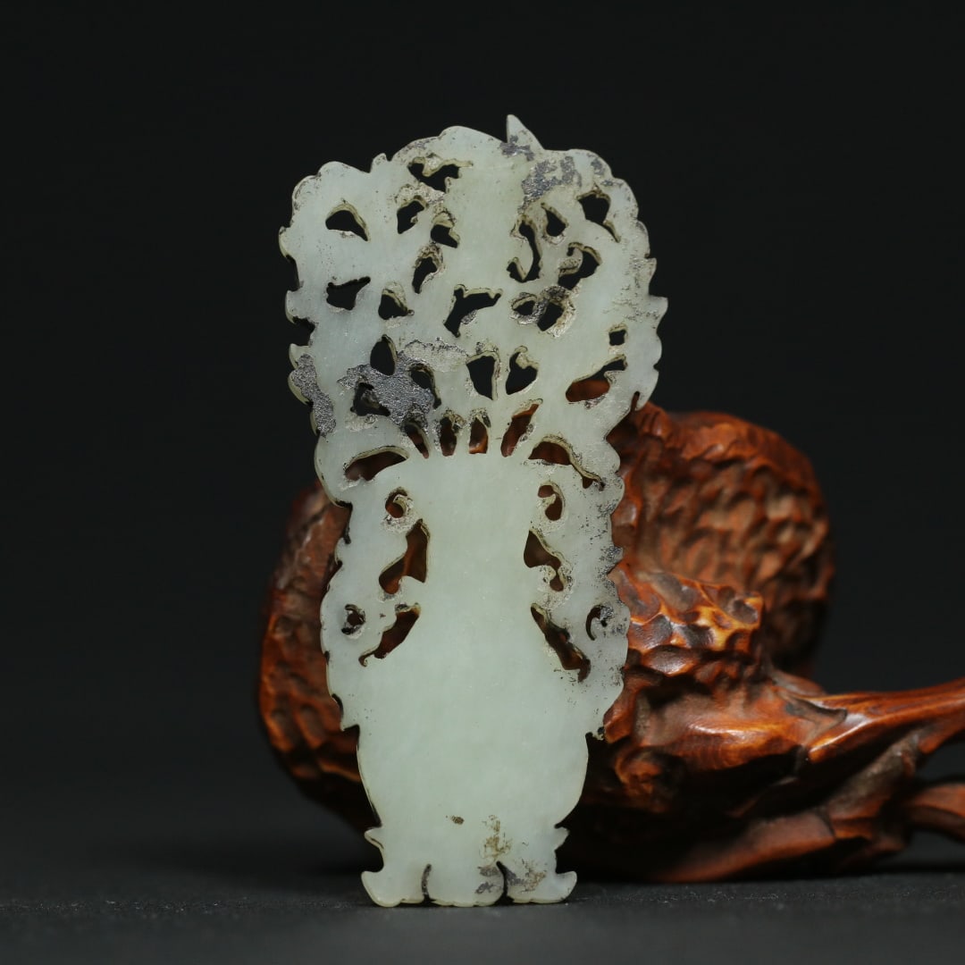 An Exquisite White Jade Flower Pattern Pendant - 2