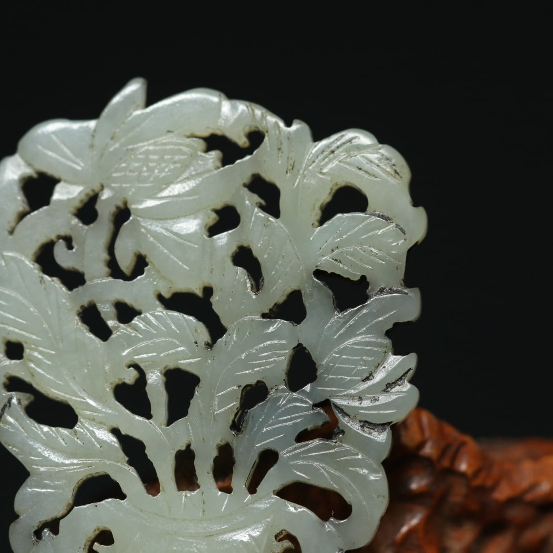 An Exquisite White Jade Flower Pattern Pendant - 5