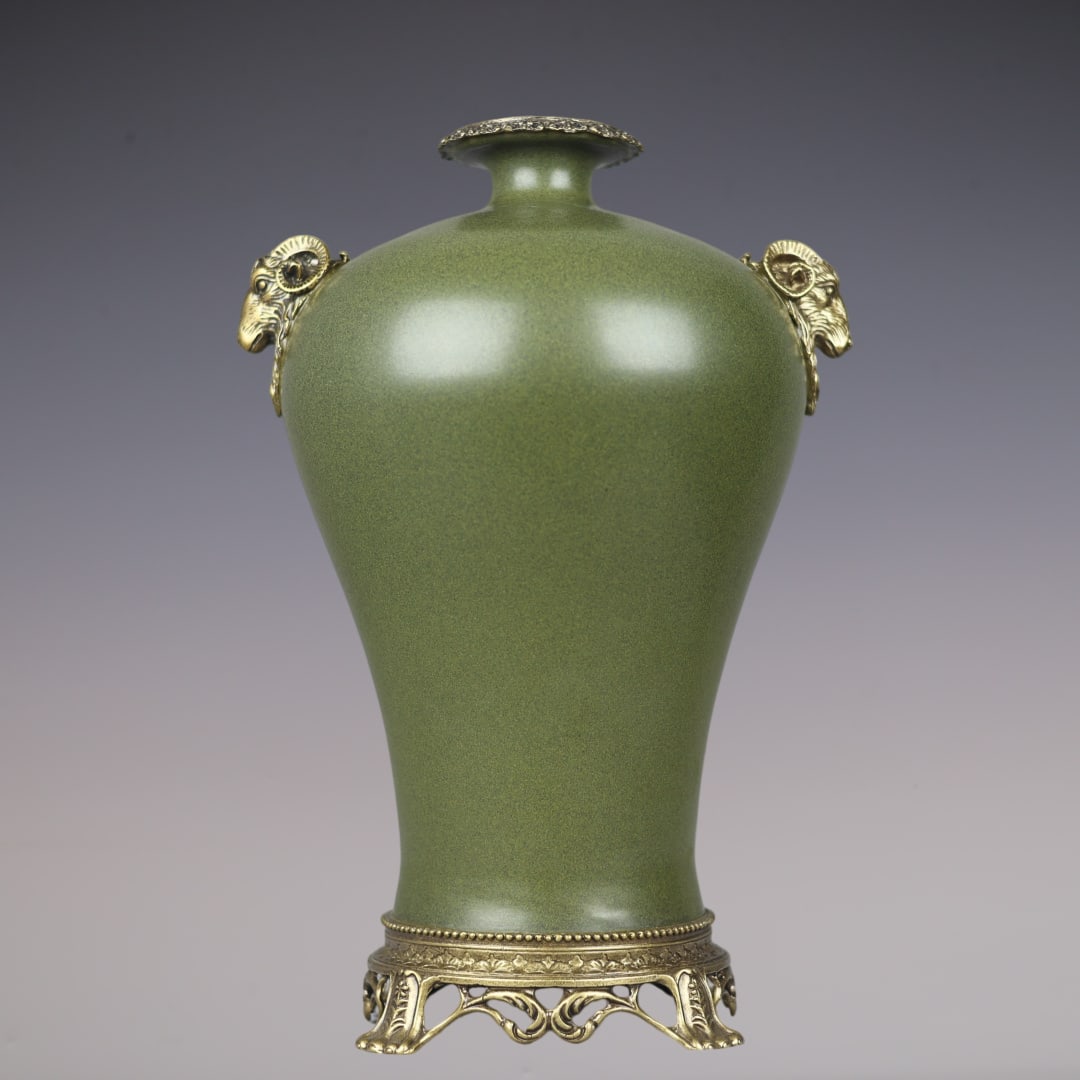 An Exquisite Teadust Glazed Inlaid Bronze Double-Ears Vase: An Exquisite Teadust Glazed Inlaid Bronze Double-Ears Vase Qing Dynasty, China Qianlong Six-character Mark Size:37cmx24cm (The Dimensions Of All Batches Are Manually Measured.If You Need More Detailed