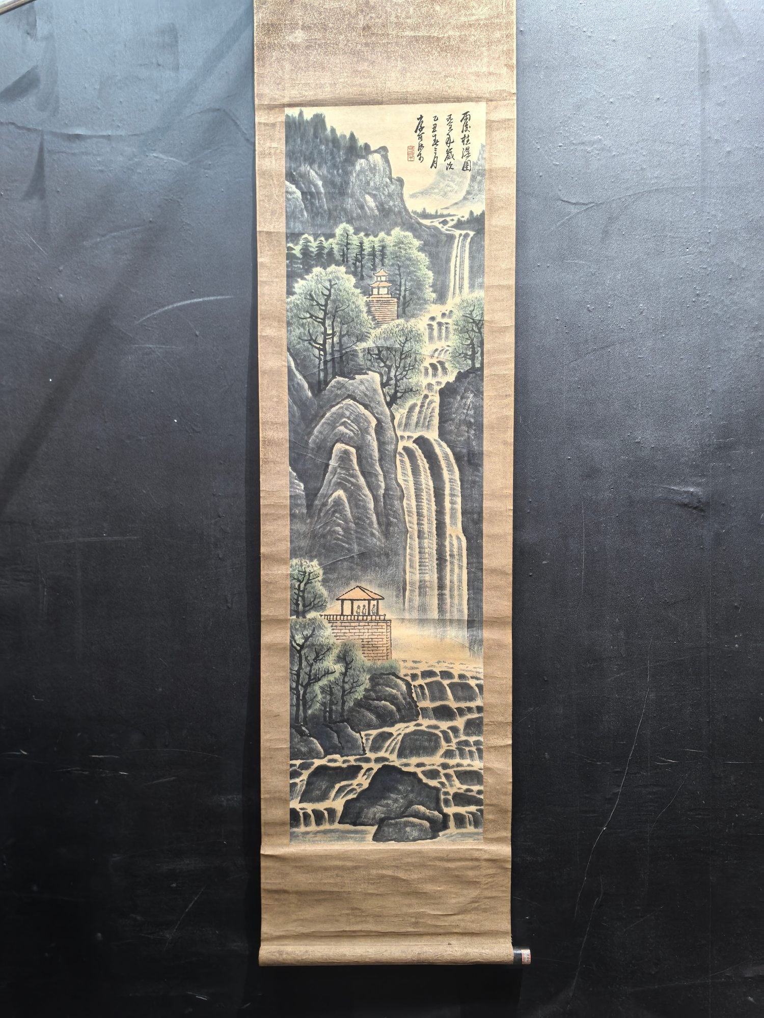 A Chinese Vertical Scroll Ink Painting of Landscape on Paper: A Chinese Vertical Scroll Ink Painting of Landscape on Paper Li keran Size:33.1cmx123.5cm (The Dimensions Of All Batches Are Manually Measured.If You Need More Detailed Information, Please Contact Our