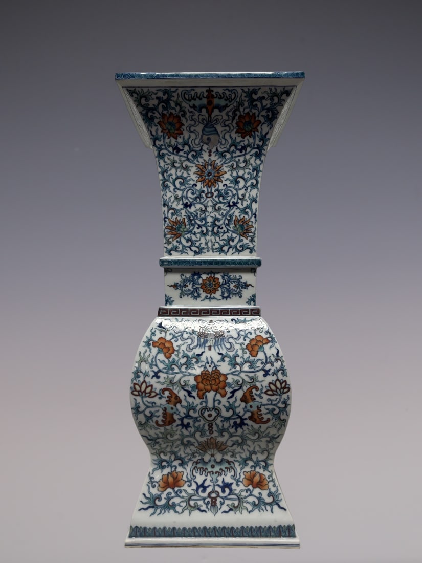 An Exquisite Doucai Lotus Pattern Eight Treasures Pattern Vase - 4
