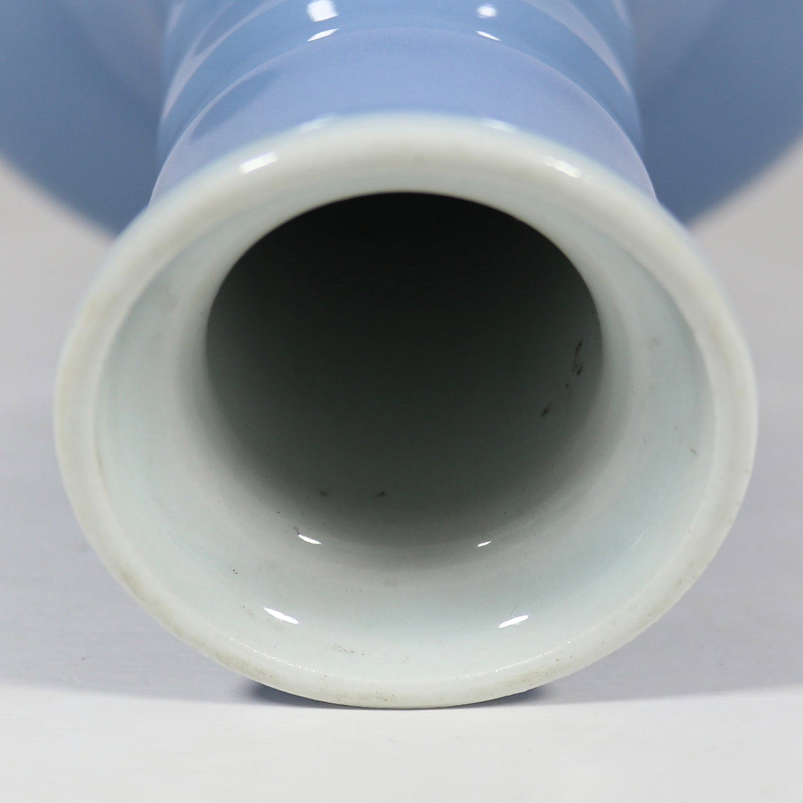 An Exquisite Sky Blue Glazed Vase - 4