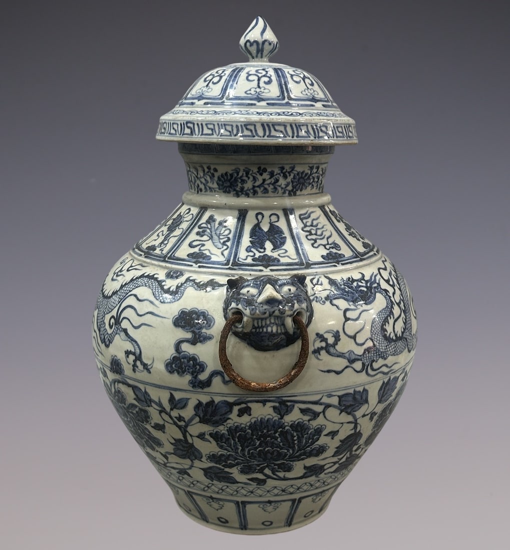 An Exquisite Blue and White Lotus Pattern Dragon Pattern Double-Ears Jar - 3