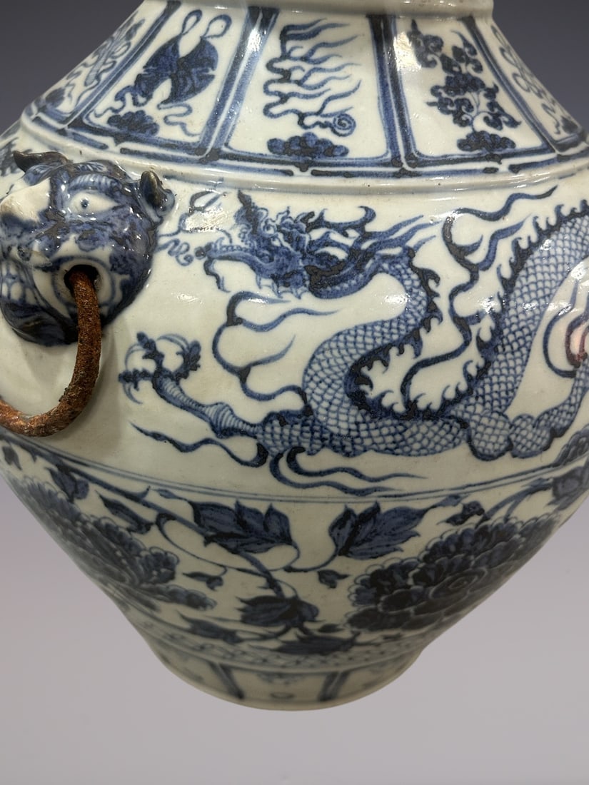 An Exquisite Blue and White Lotus Pattern Dragon Pattern Double-Ears Jar - 4