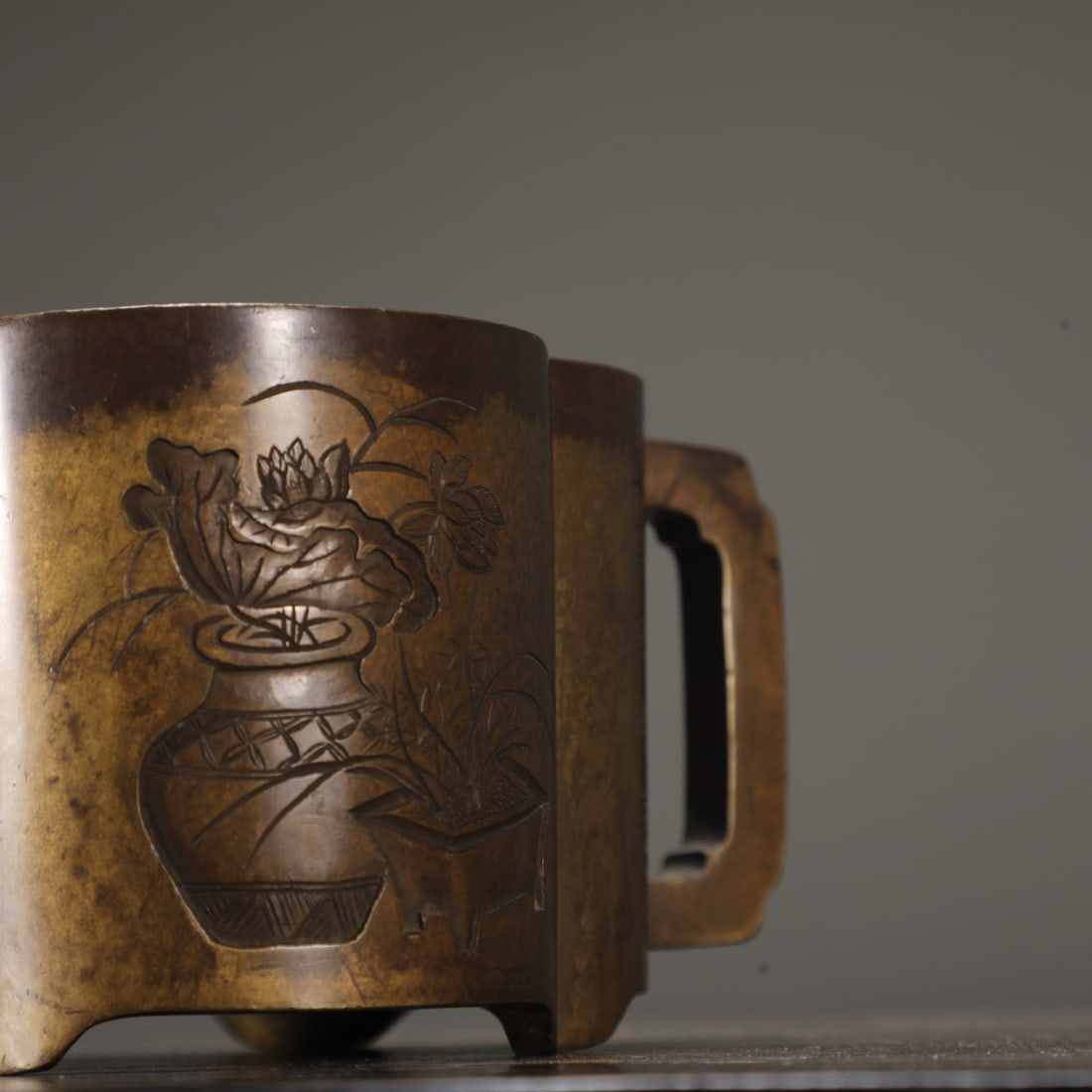 An Exquisite Bronze Flower Pattern Figure Pattern Double-Ears Censer - 7