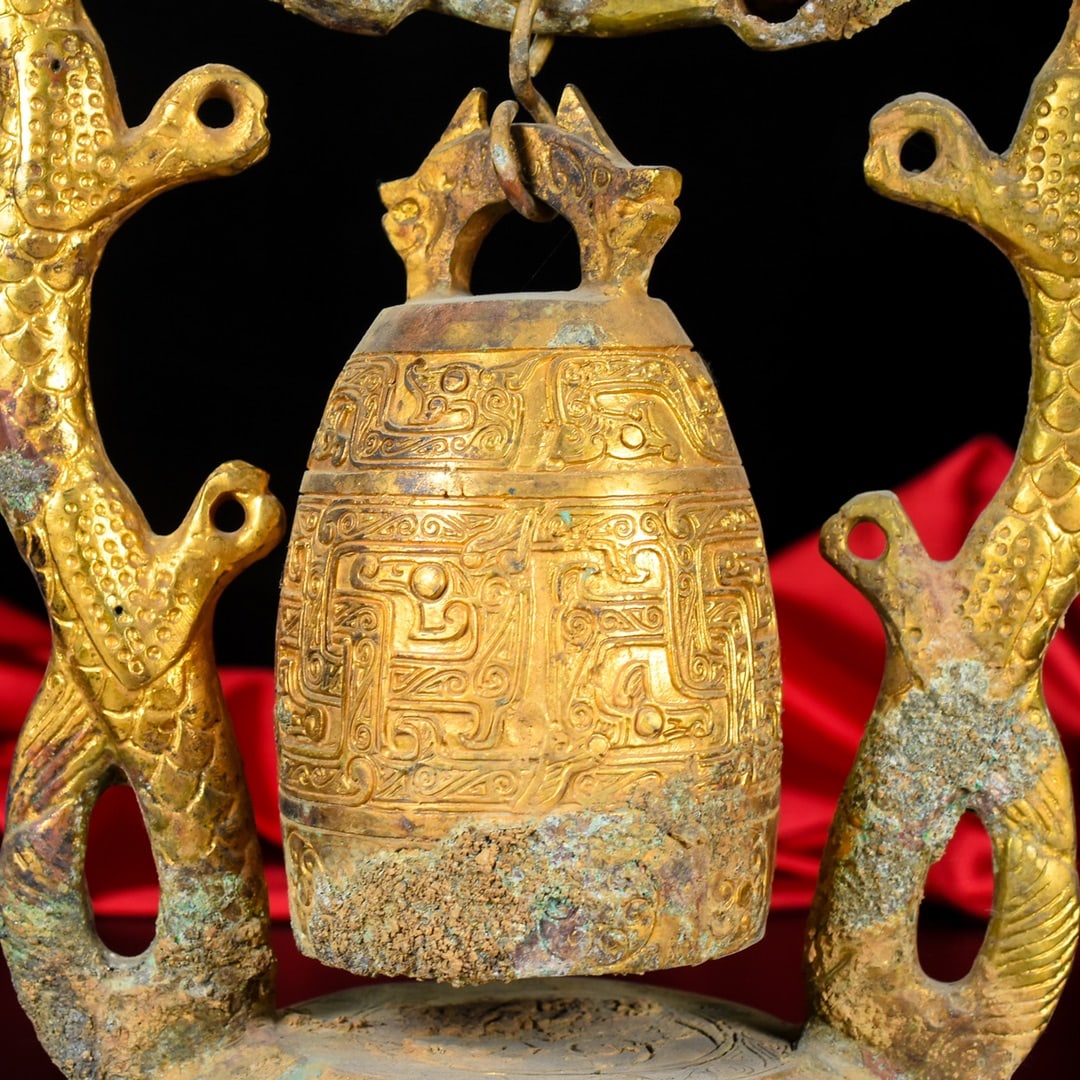 An Exquisite Gilt Bronze Dragon Pattern Ornament - 5