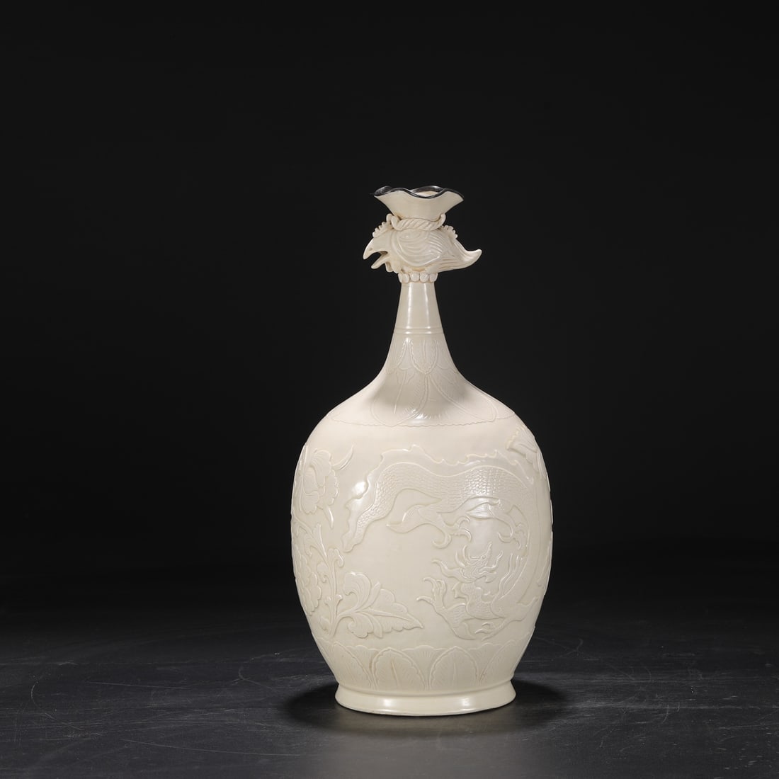 An Exquisite Ding yao Dragon Pattern Flower Pattern Vase - 2