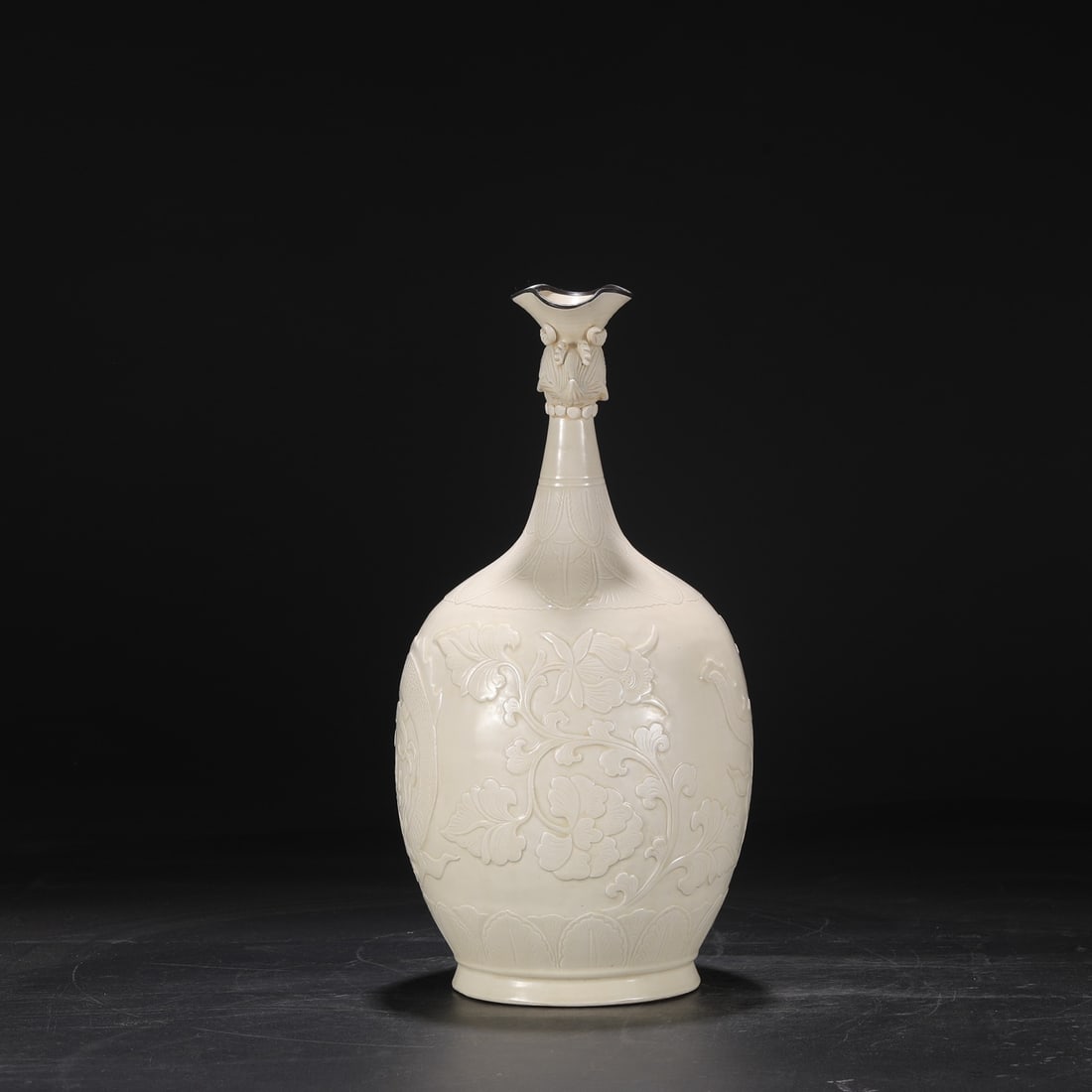 An Exquisite Ding yao Dragon Pattern Flower Pattern Vase - 6