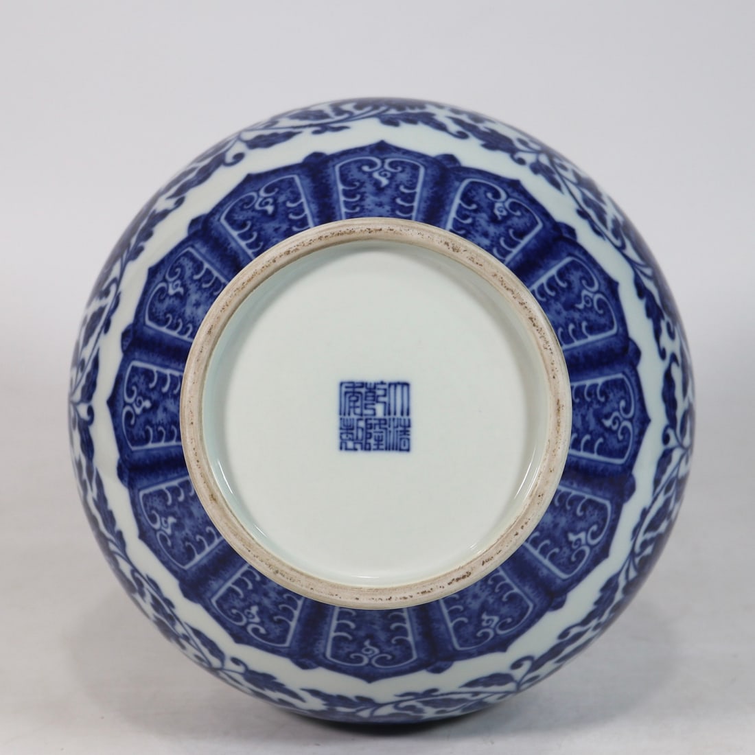 An Exquisite Blue and White Lotus Pattern Vase - 9