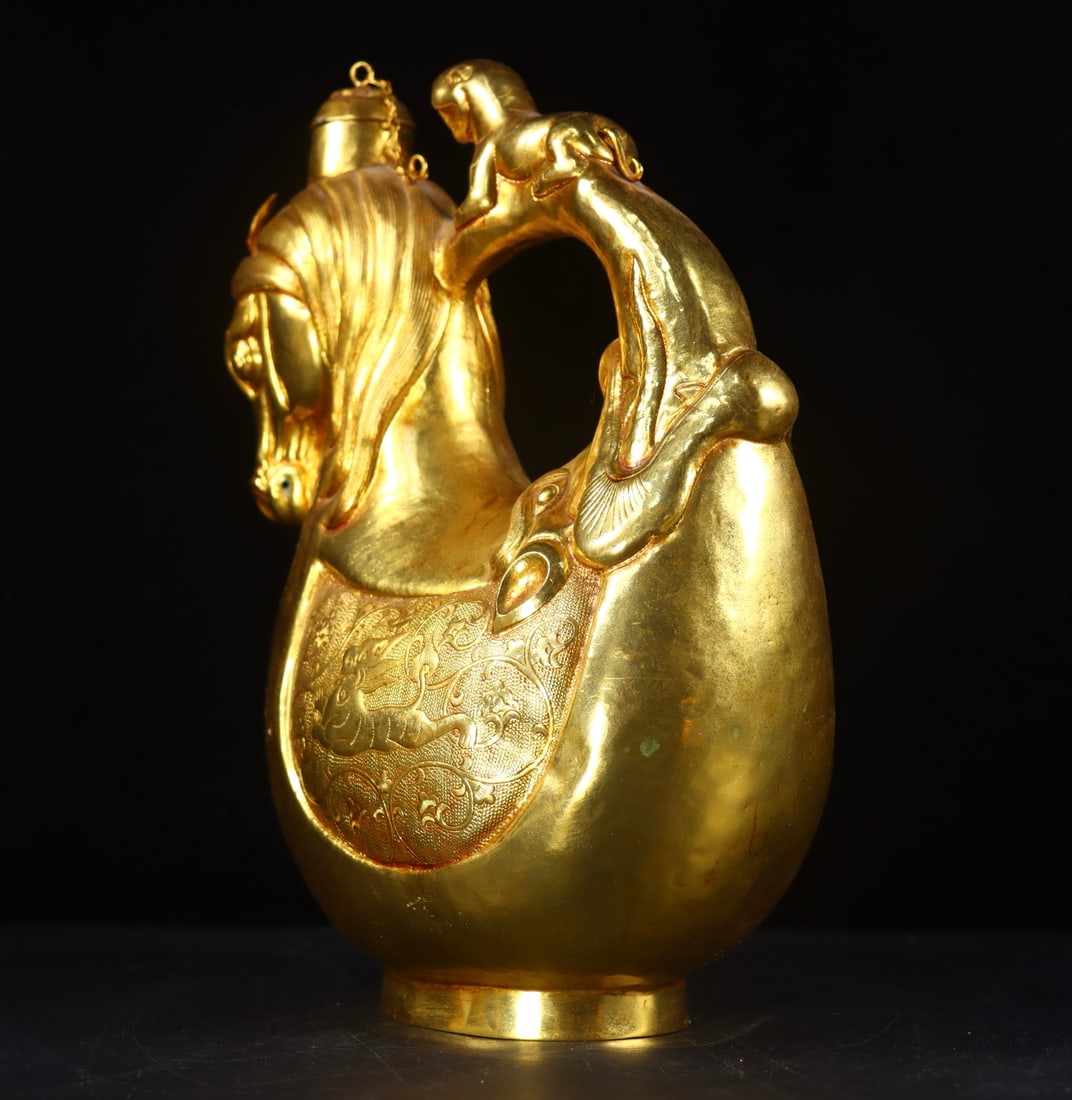 An Exquisite Gilt Bronze Auspicious Beast Pattern Ewer - 5