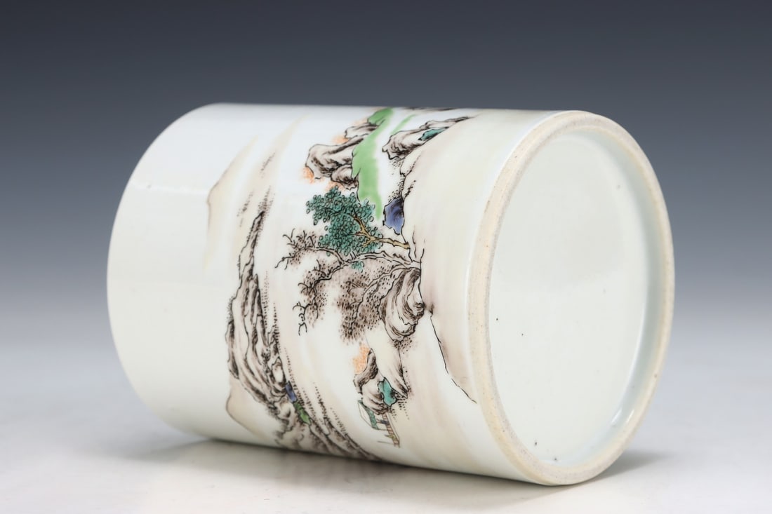 An Exquisite Ink Color Landscape Pattern Brush Pot - 8