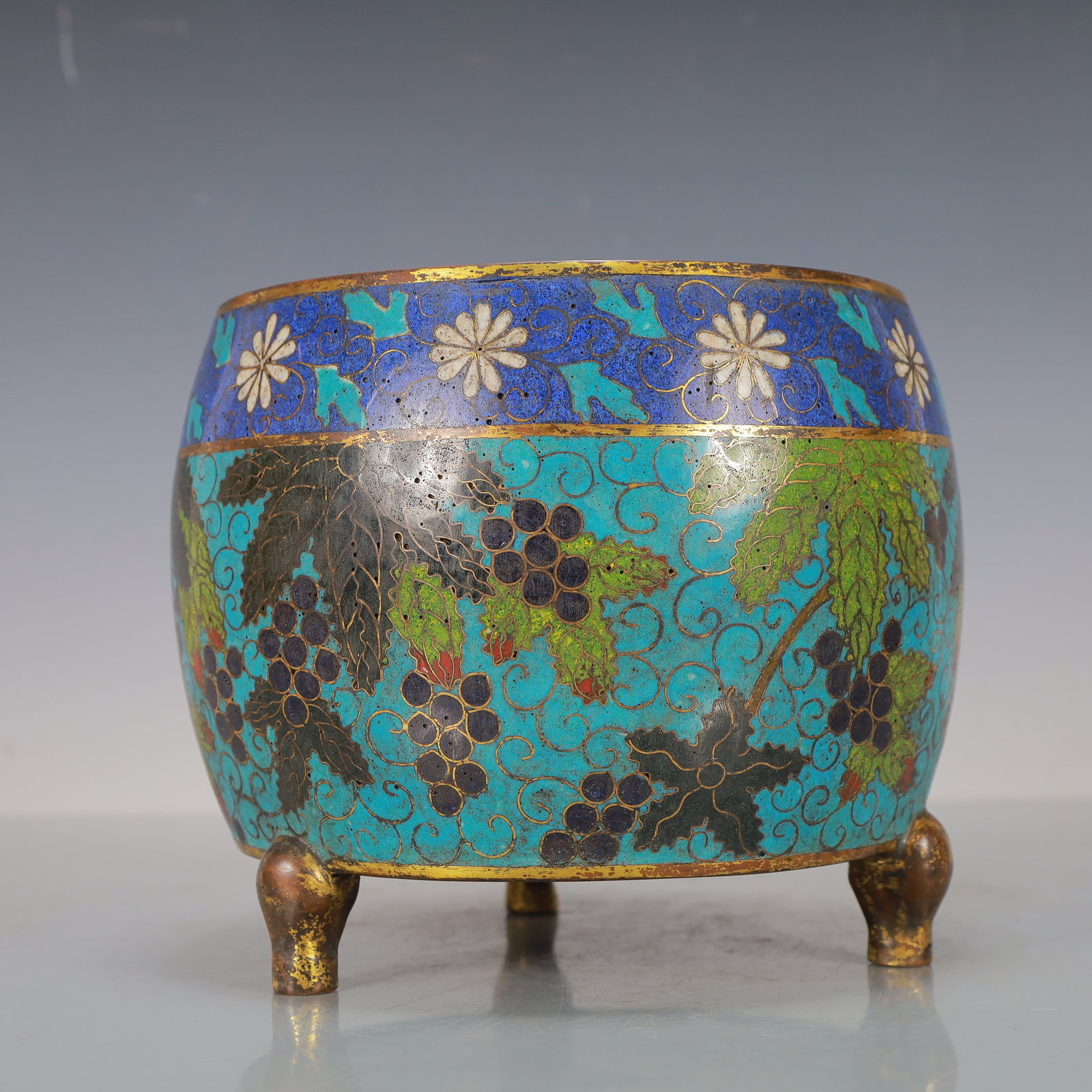 A Exquisite Cloisonne Grapes Pattern Tripod Censer - 3