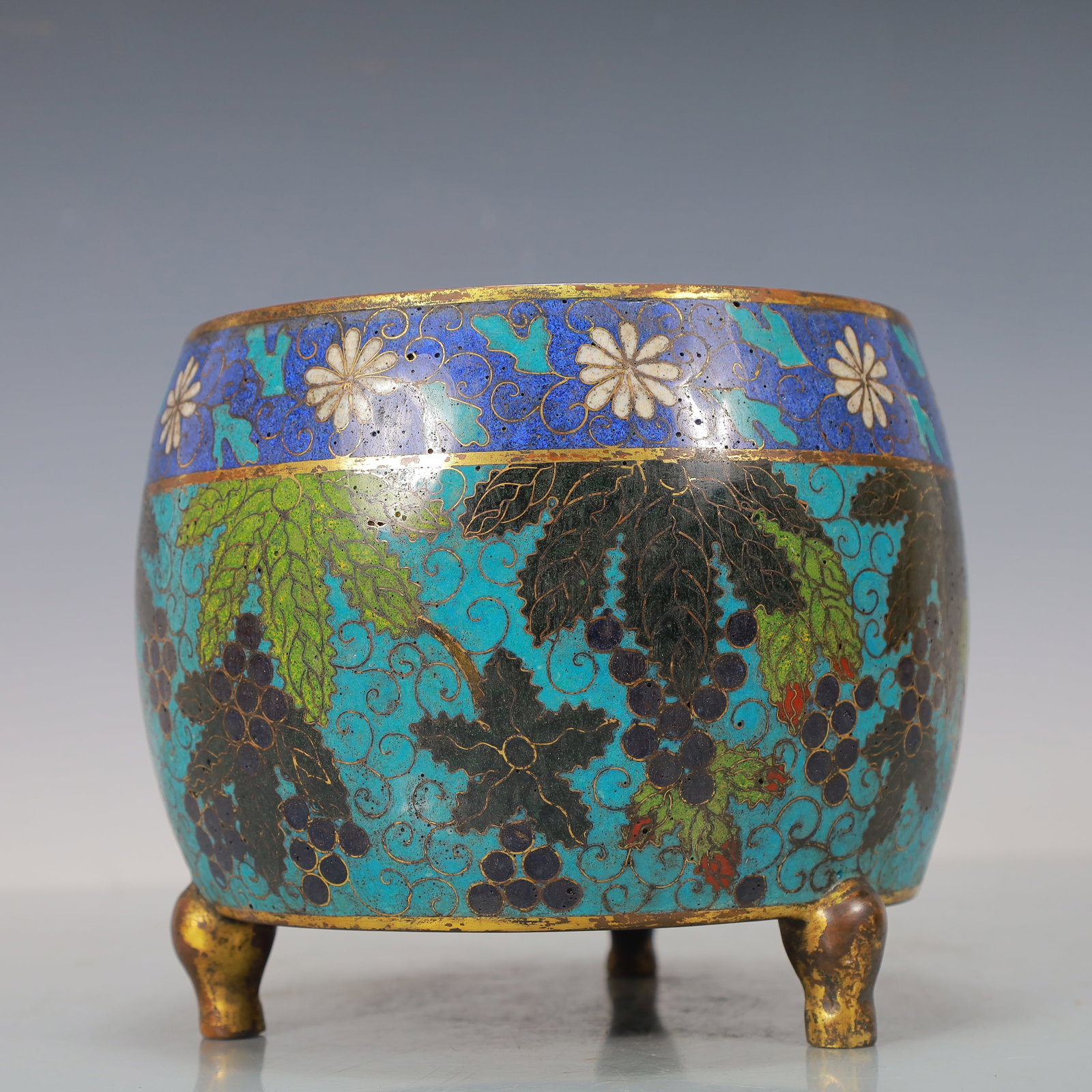 A Exquisite Cloisonne Grapes Pattern Tripod Censer - 4