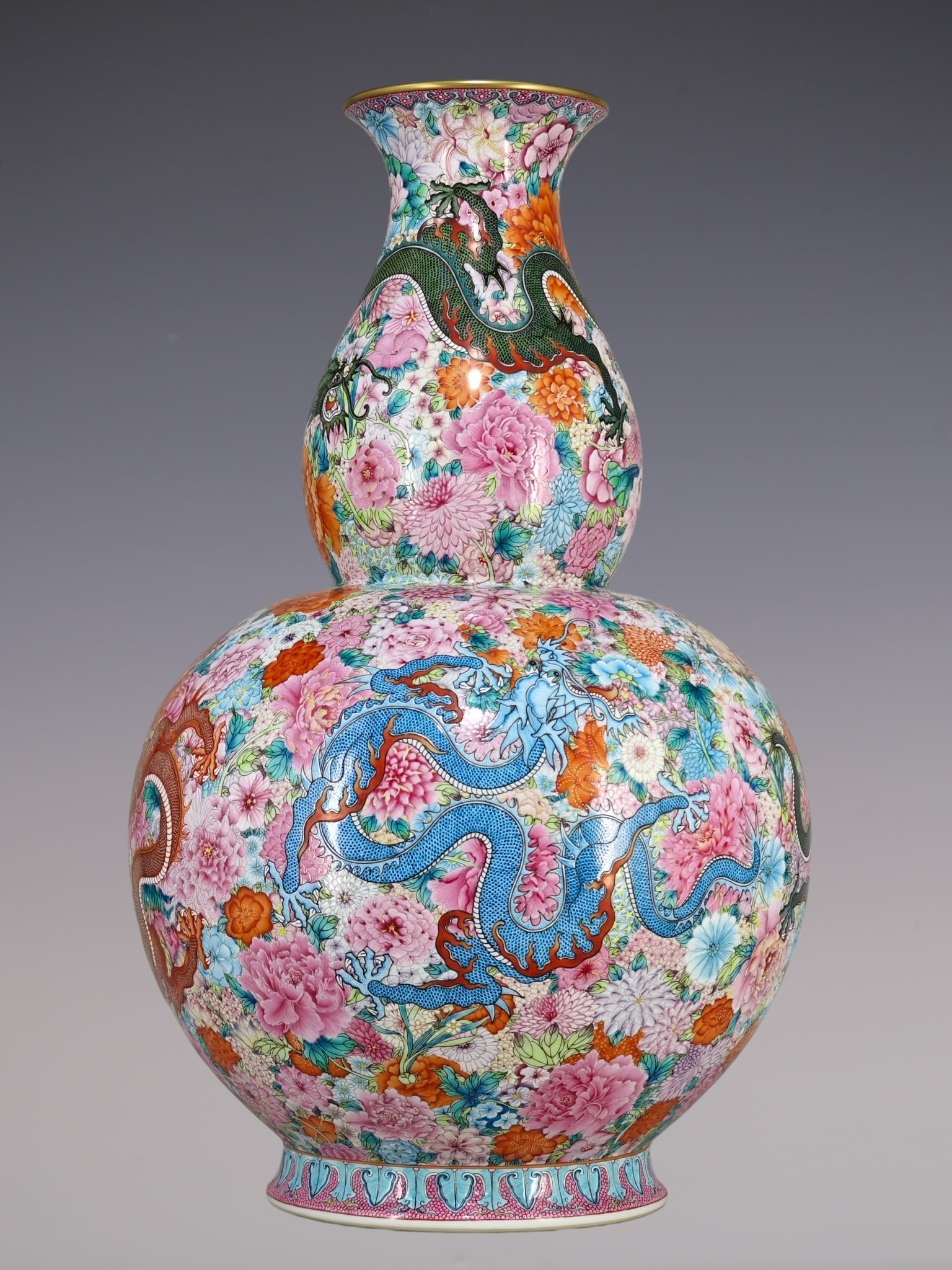 An Exquisite Enamel Flower Pattern Dragon Pattern Gourd-Shaped Vase - 4