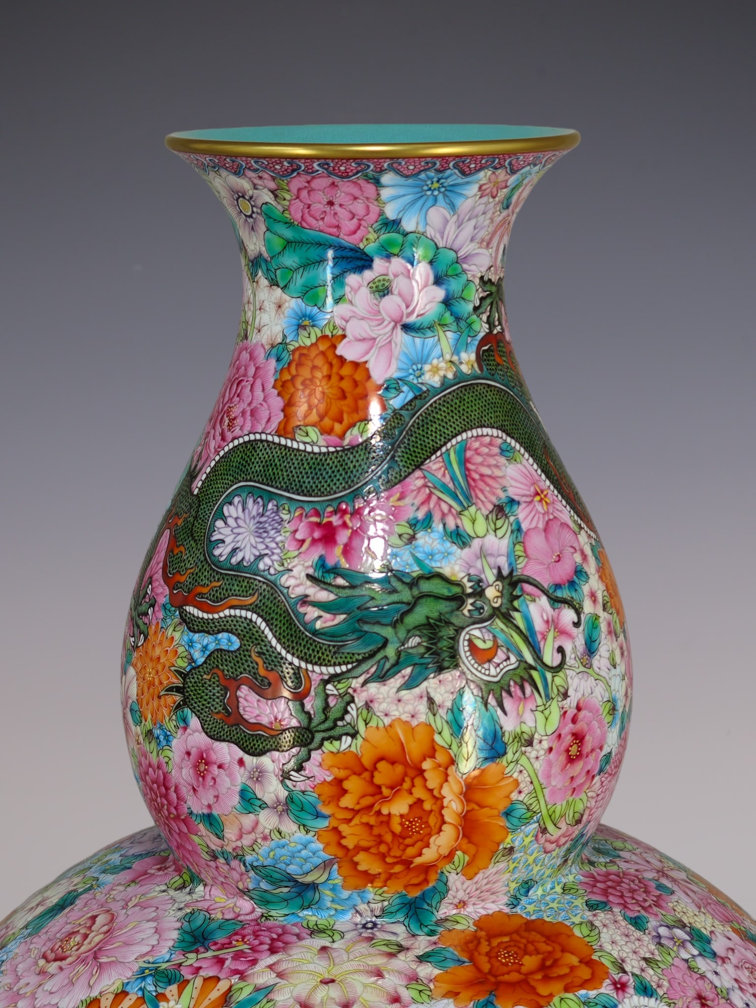 An Exquisite Enamel Flower Pattern Dragon Pattern Gourd-Shaped Vase - 5