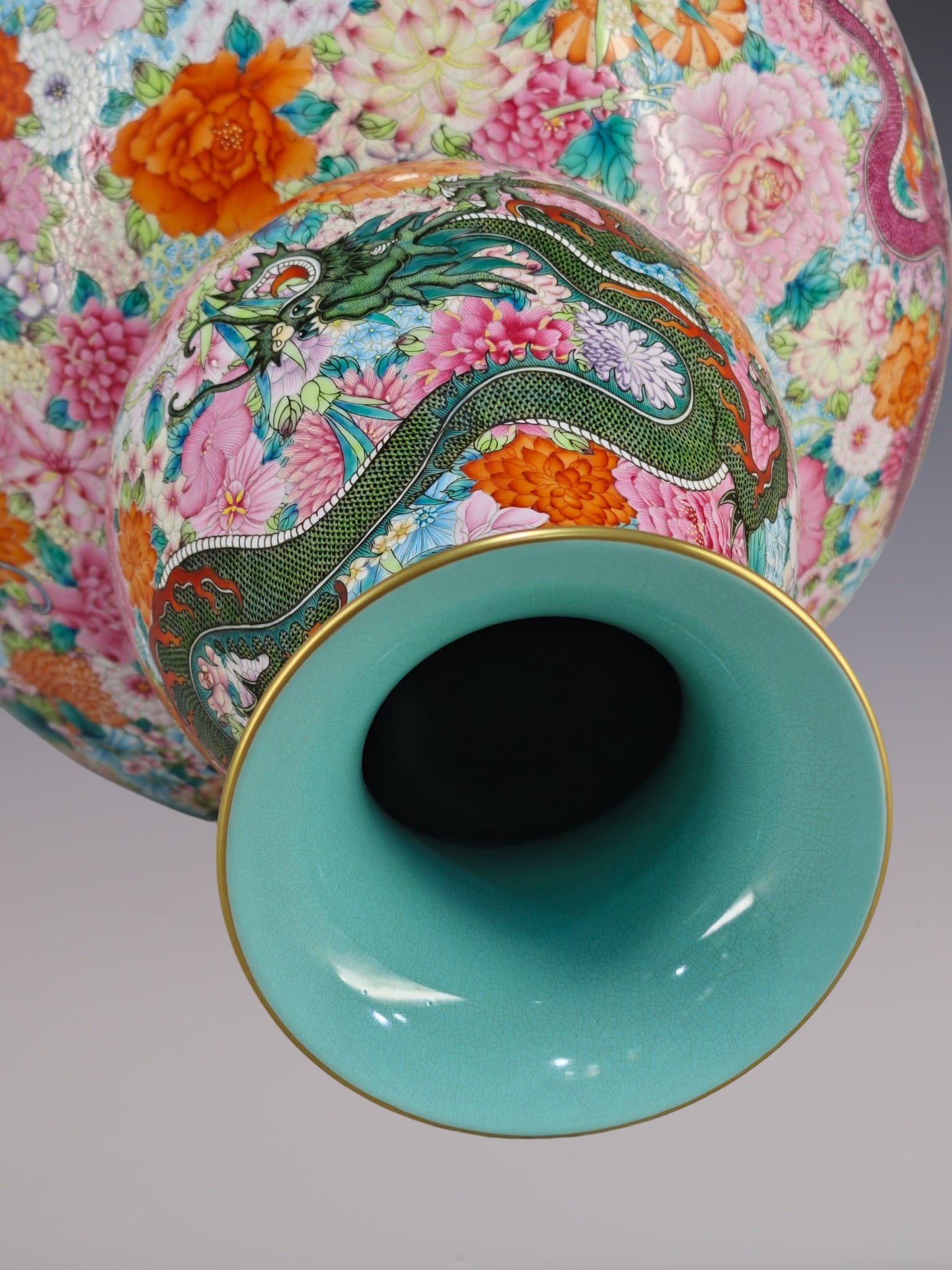 An Exquisite Enamel Flower Pattern Dragon Pattern Gourd-Shaped Vase - 9
