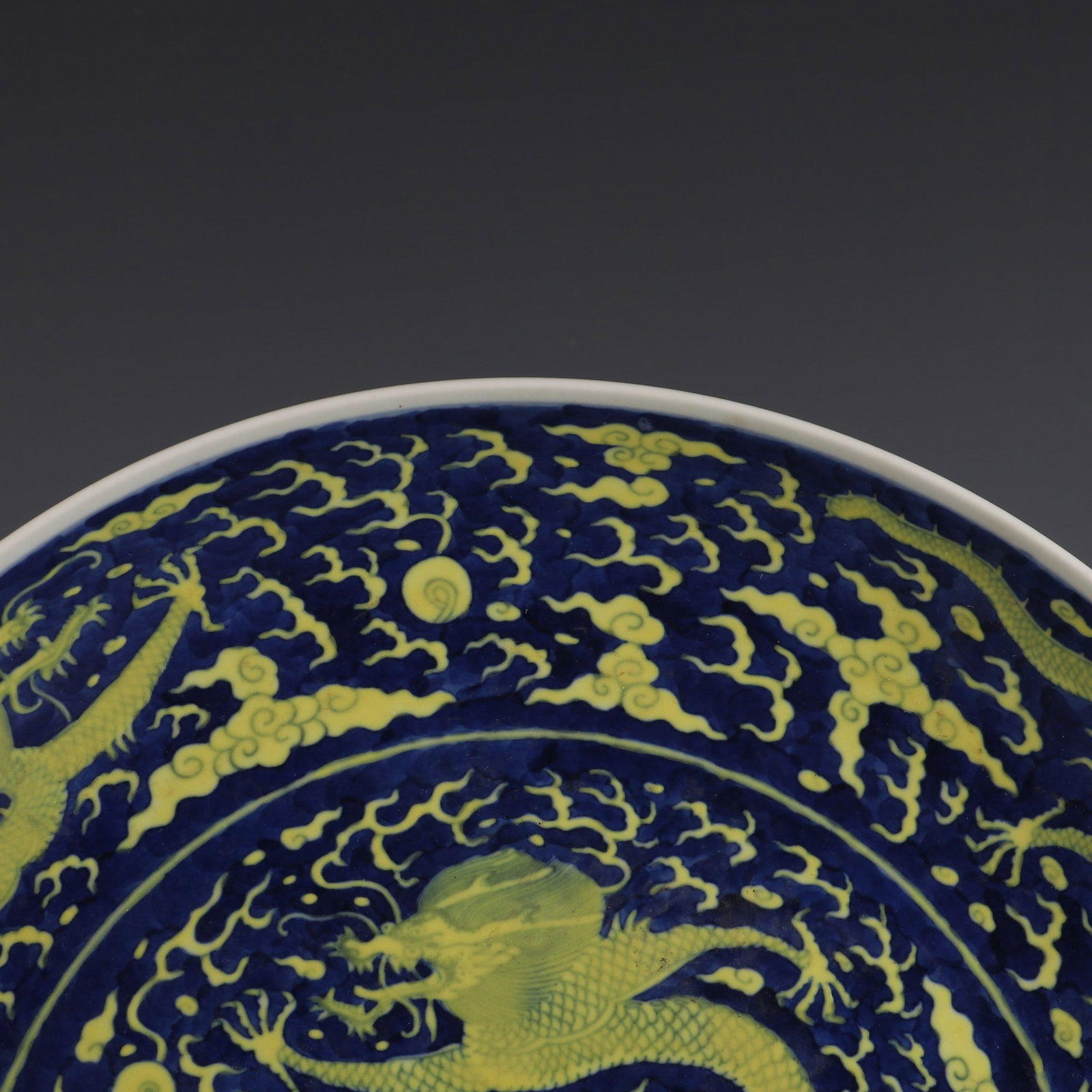 An Exquisite Blue and White Dragon Pattern Plate - 5